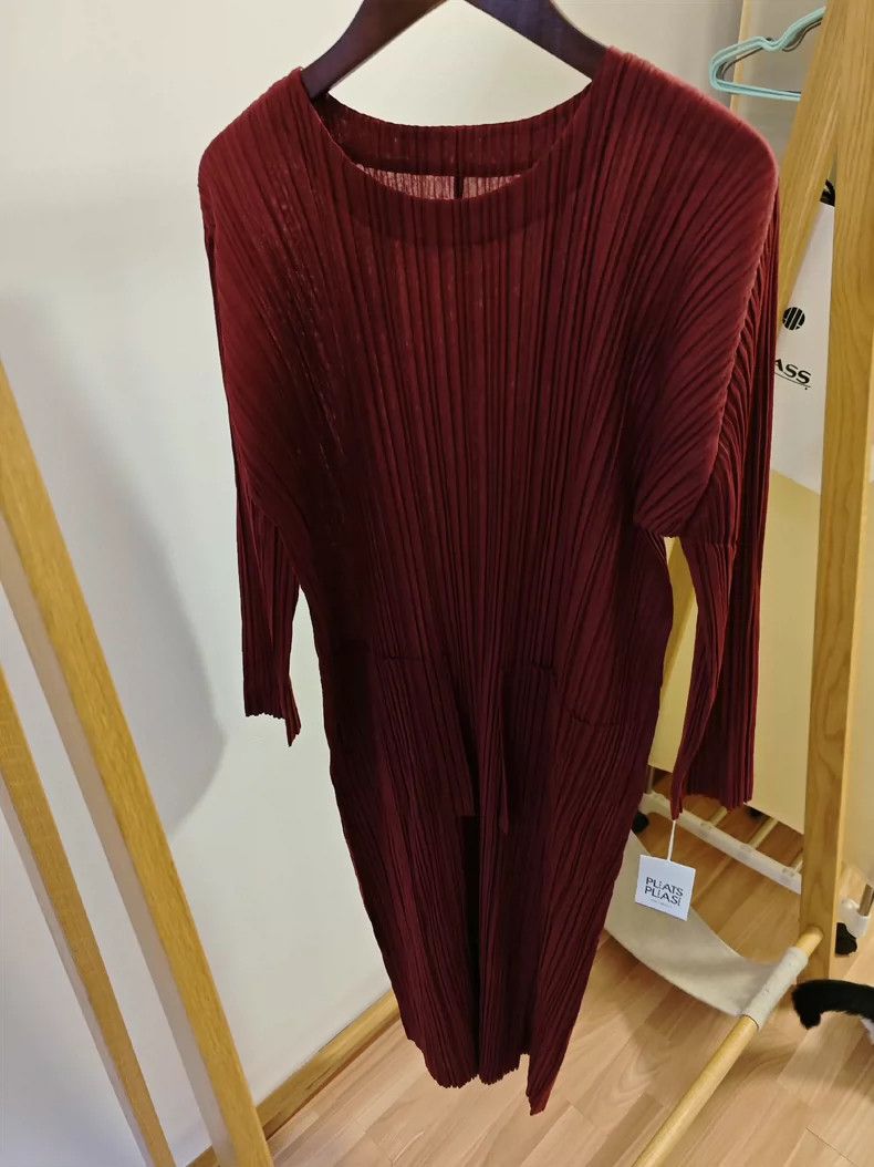 Issey Miyake Issey Miyake size:2 Red pleated dress Size S / US 4 / IT 40 - 2 Thumbnail