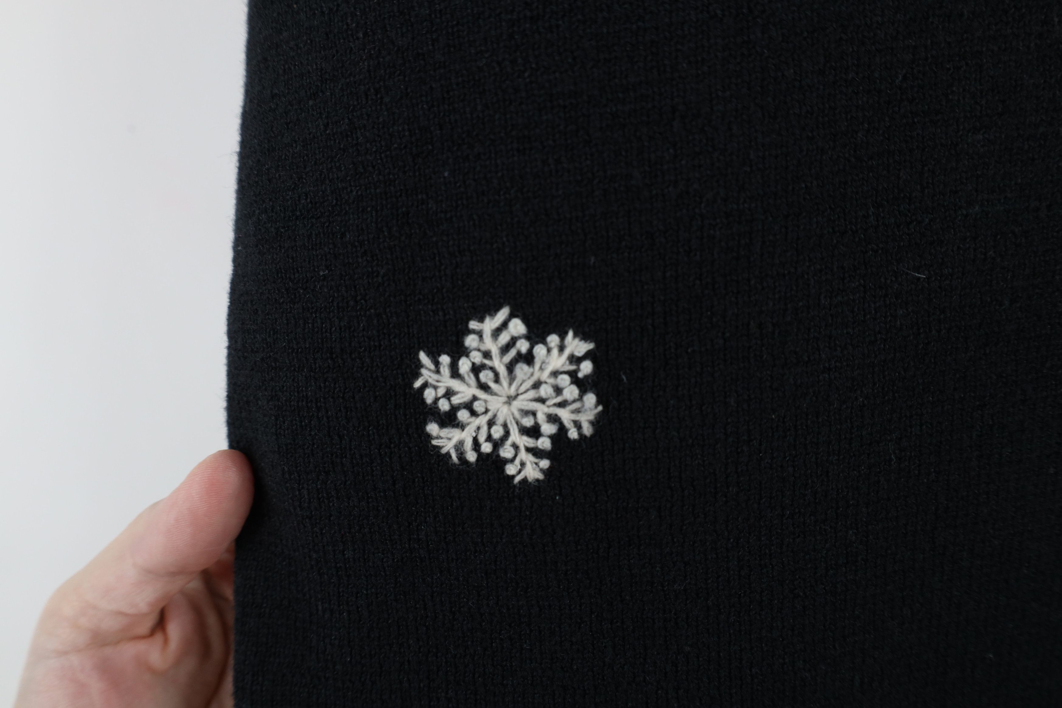 Vintage × Woolrich Woolen Mills Vintage 90s Woolrich Snowman Dog Knit Sweater Vest Black Size L / US 10 / IT 46 - 7 Thumbnail