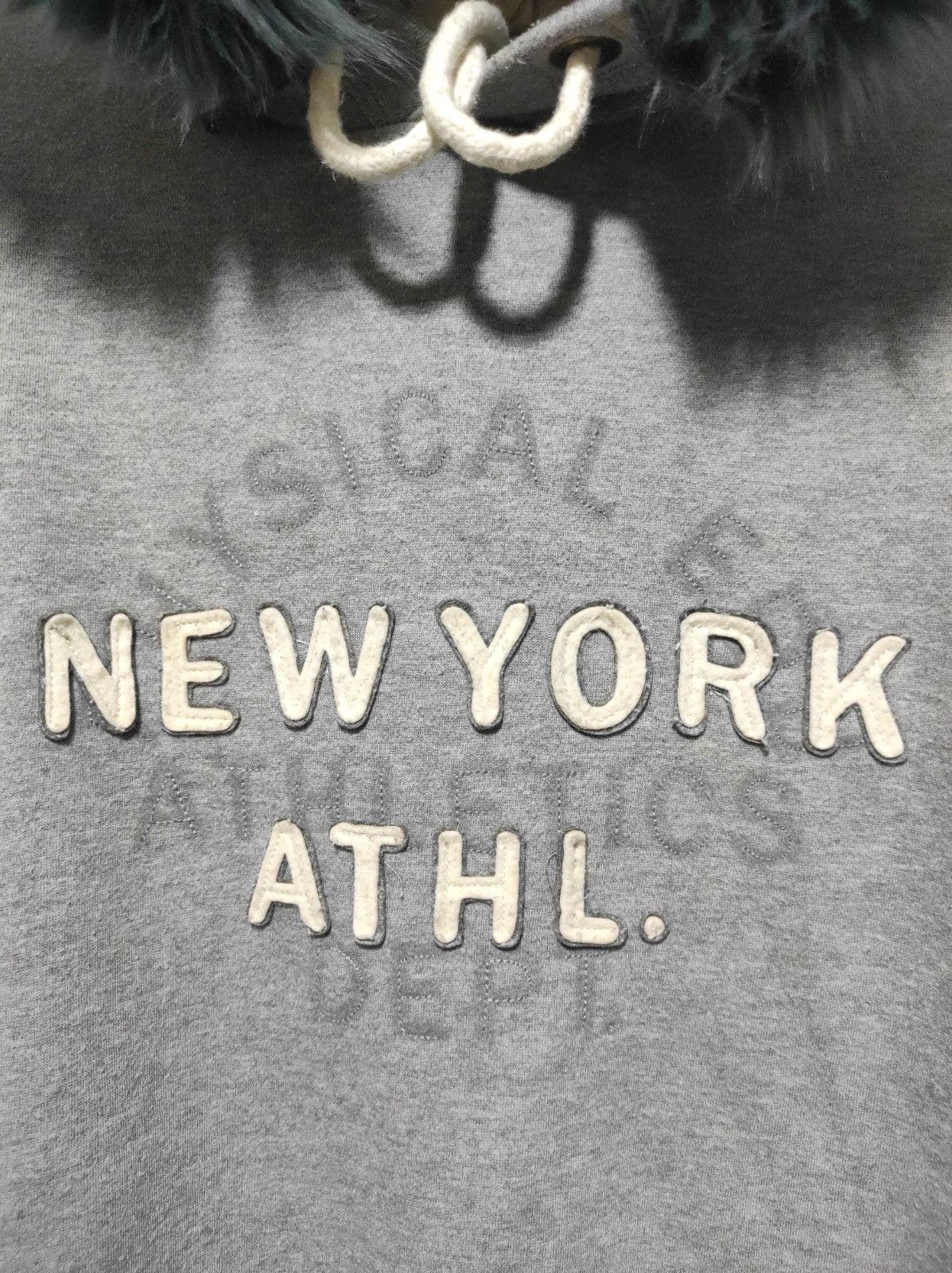 Who A.U. Who A.U fur hoodie Size US M / EU 48-50 / 2 - 4 Thumbnail