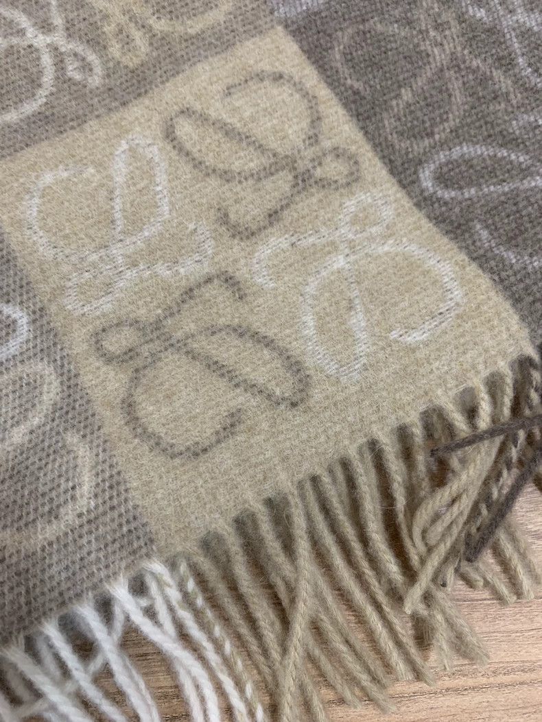 Loewe LOEWE Double-sided cashmere scarf with chessboard pattern Size ONE SIZE - 9 Thumbnail