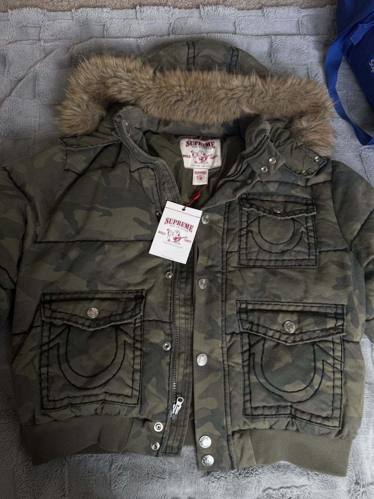 Supreme Supreme true religion aw2025 fur hood puffer jacket camo Size US L / EU 52-54 / 3 - 2 Thumbnail