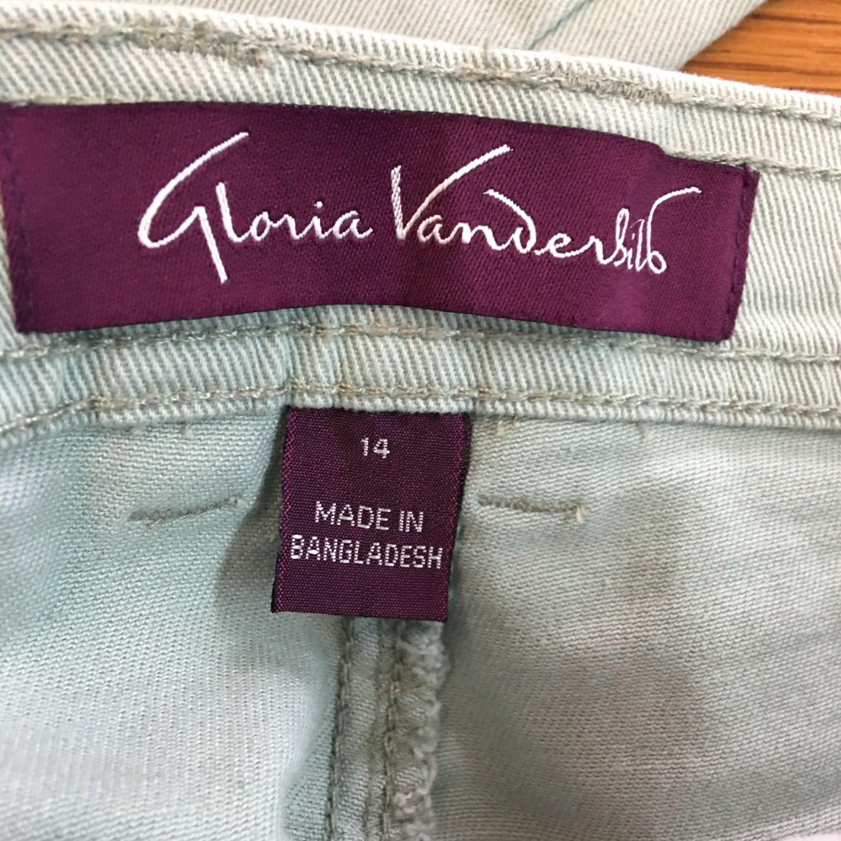 Gloria Vanderbilt VINTAGE Gloria Vanderbilt Womens Jeans Size 14 Green Straight 28-Inch Inseam Spring Summer Fall Winter Size 36" / US 14 / IT 50 - 6 Thumbnail