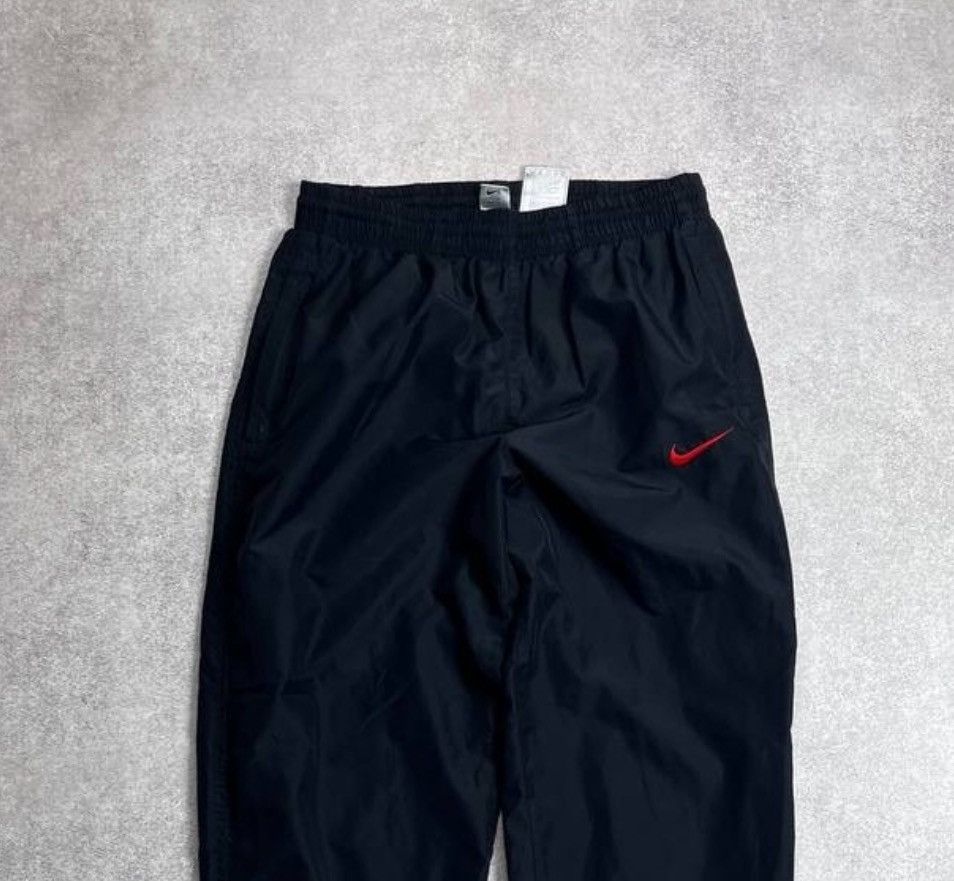 Nike VINTAGE NIKE SWOOSH NYLON TN SKEPTA STYLE TRACK PANTS Y2K S Size US 31 - 2 Thumbnail