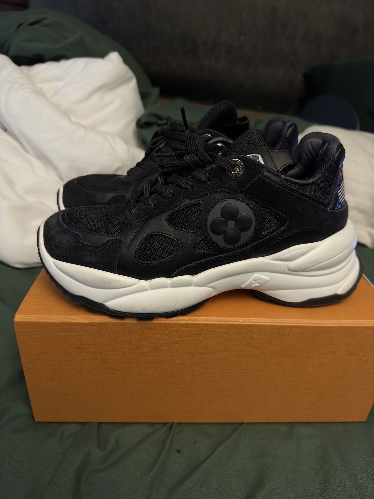 Louis Vuitton Louis Vuitton sneaker :) 37.5 Size US 6.5 / IT 36.5 - 3 Thumbnail