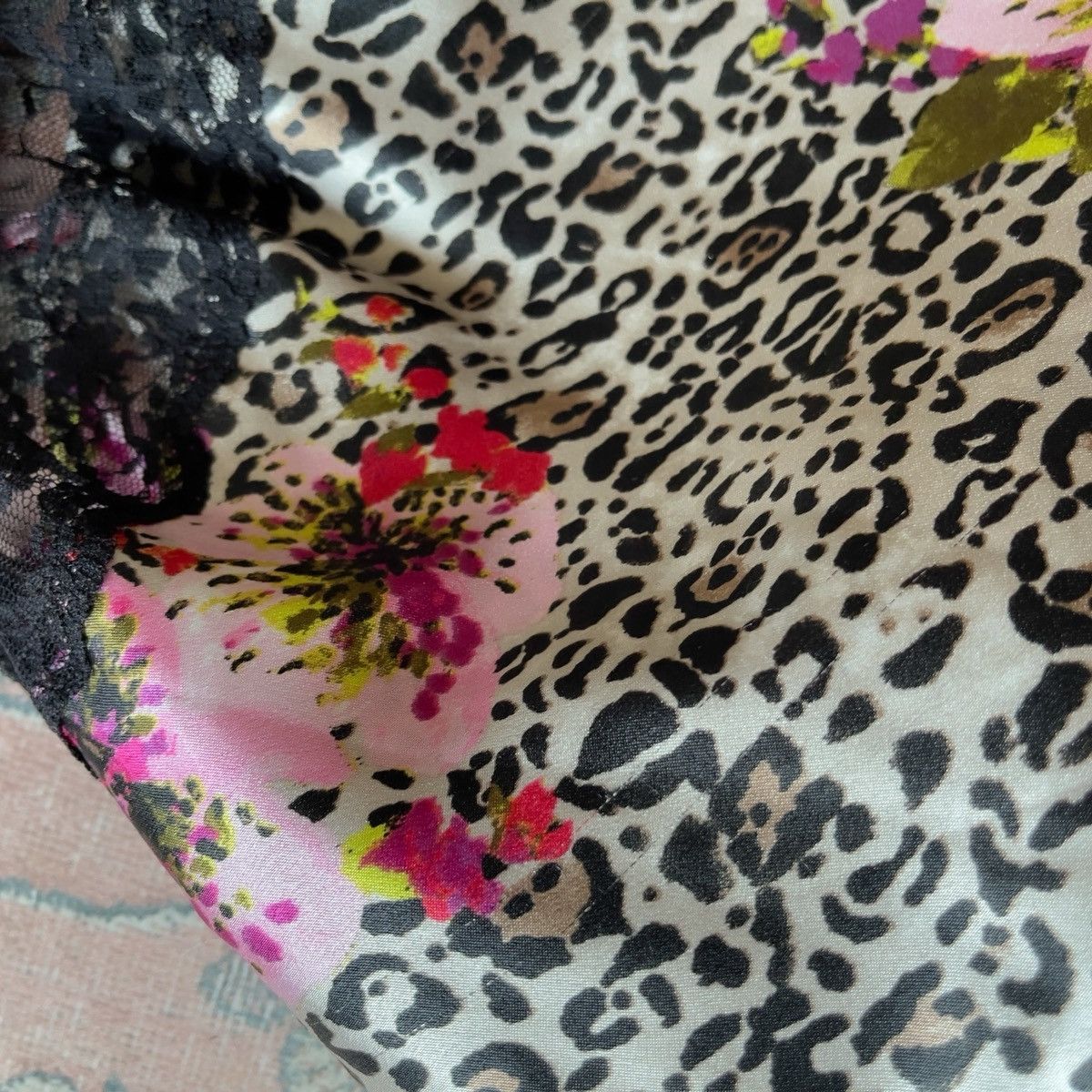 Victoria's Secret Adorable Leopard & Floral Satin Mini Slip Dress (S-M) Size M / US 6-8 / IT 42-44 - 9 Thumbnail