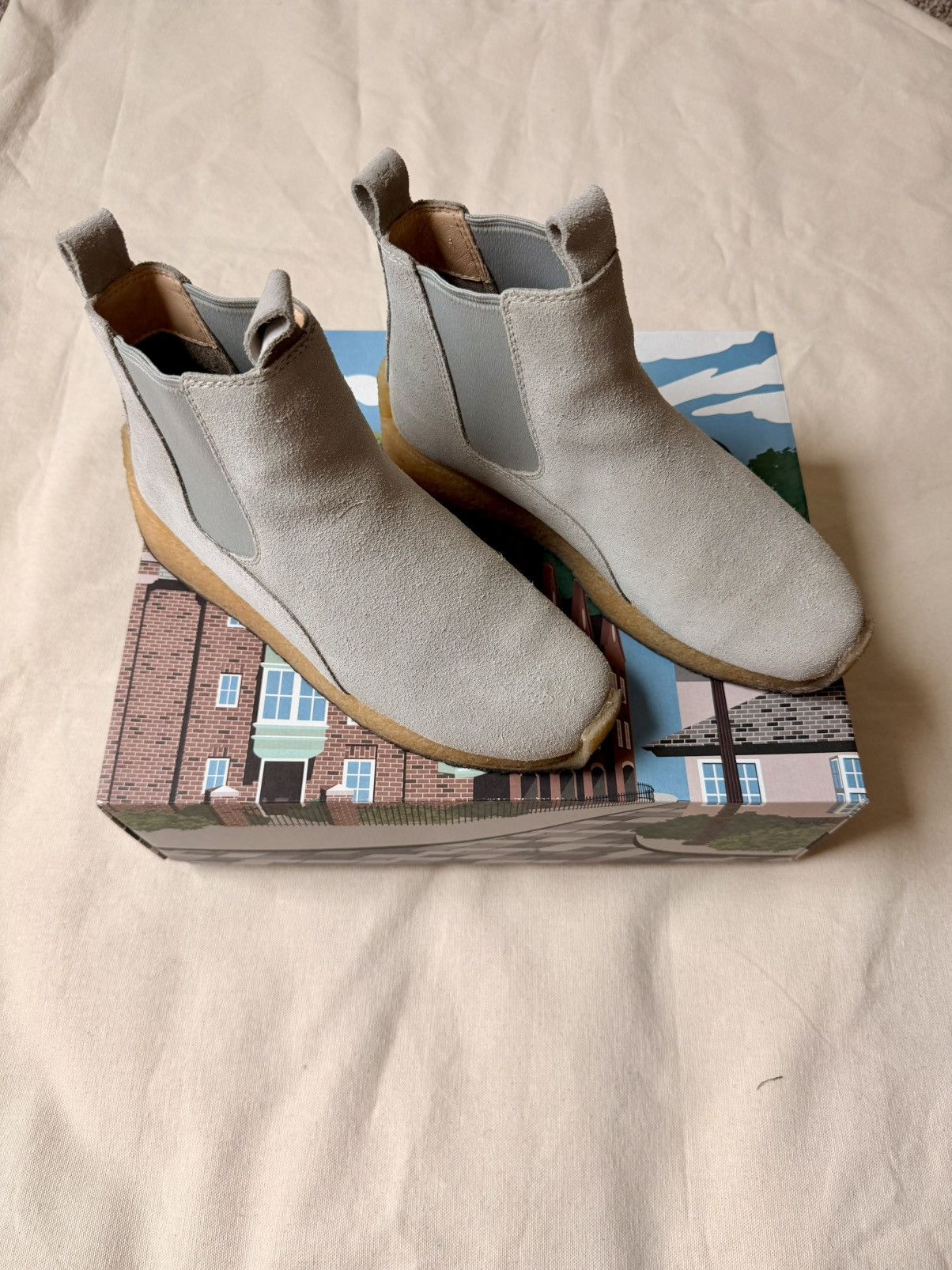 Clarks × Ronnie Fieg Kith x Clark’s - Ronnie Fieg Radlett Chelsea Boot Grey 5.5M Size US 5.5 / EU 38 - 2 Thumbnail