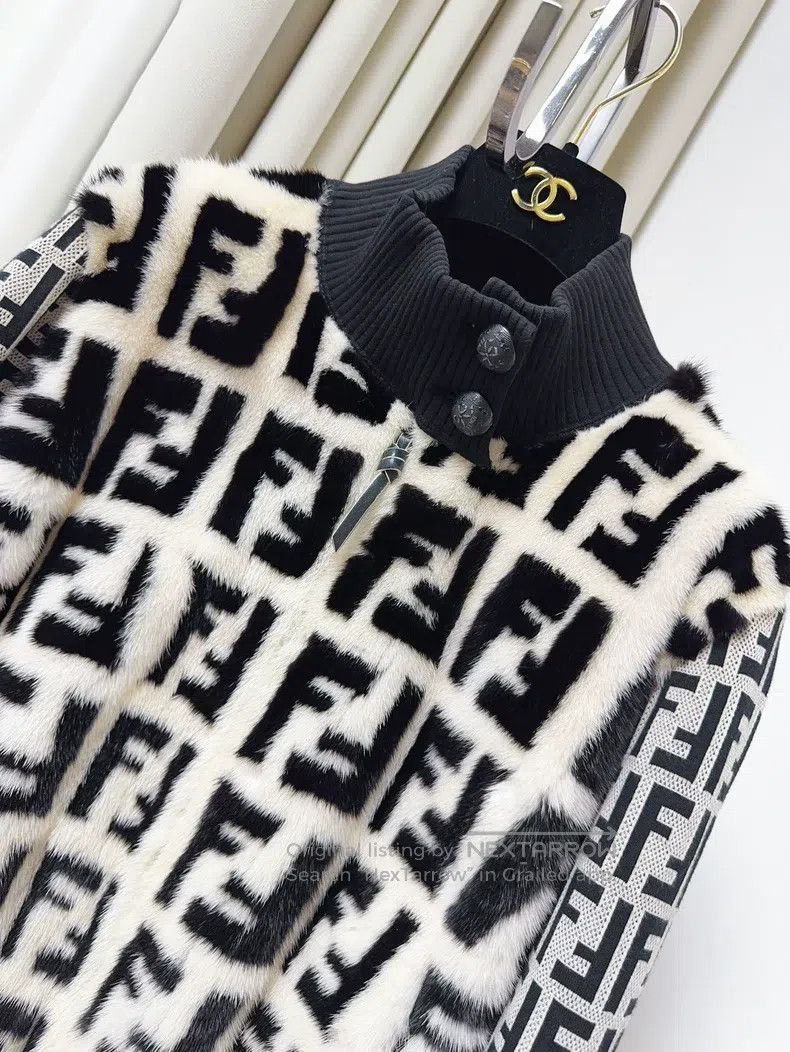 Fendi Fendi Black and White Monogram Diamond Pattern Mink Fur Ja Size M / US 6-8 / IT 42-44 - 3 Thumbnail