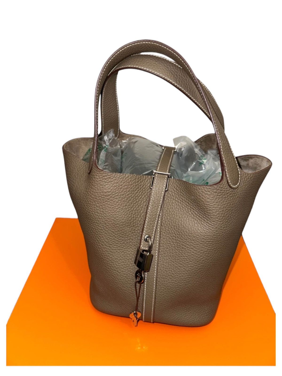 Hermes Hermes 2022 Picotin Lock 22 Bucket Handbag in Etoup Size ONE SIZE - 1 Thumbnail