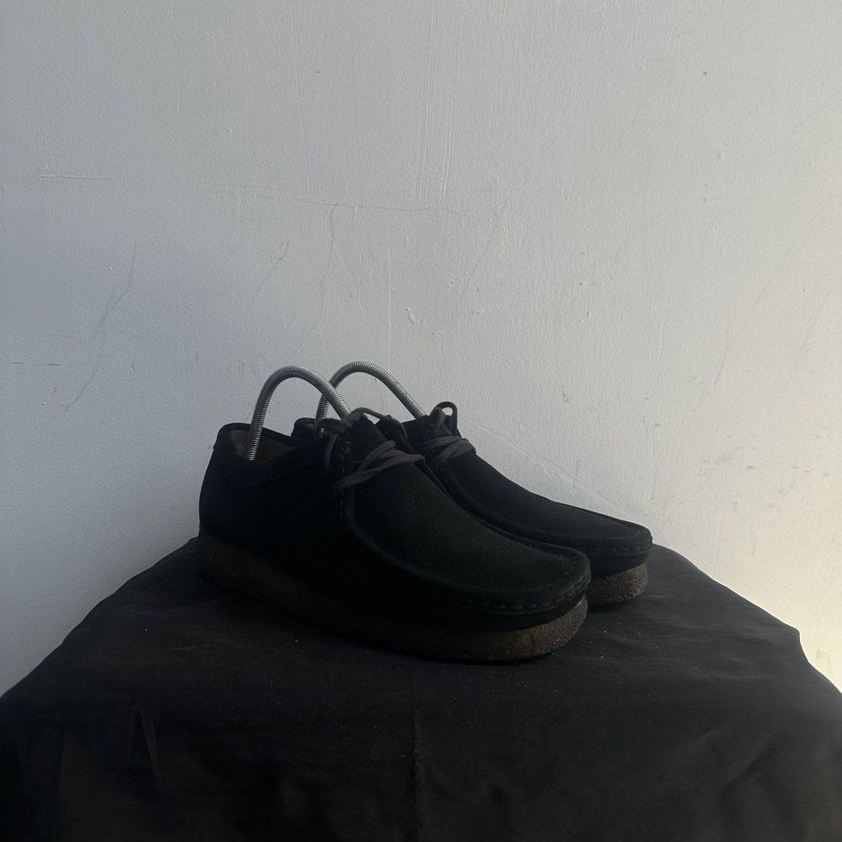 Clarks Clarks Wallabee Black Suede Low Size US 8.5 / EU 41-42 - 2 Thumbnail