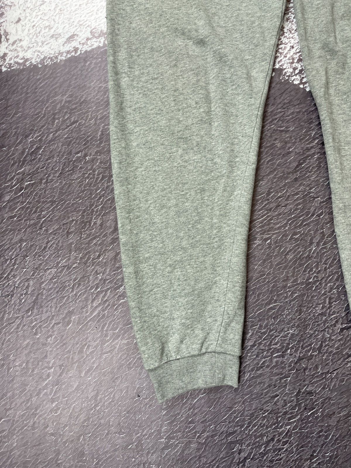 Carhartt Carhartt WIP College Sweatpants grey logo Size US 30 / EU 46 - 4 Thumbnail