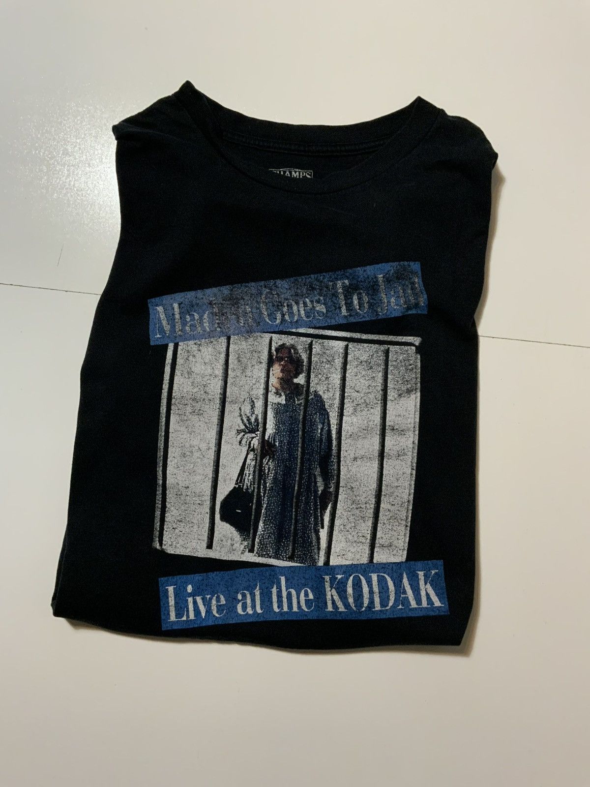 Champs Sport × Vintage Vintage 2005 Tyler Perry Madea Goes To Jail Live Play TShirt Size US XXL / EU 58 / 5 - 1 Thumbnail