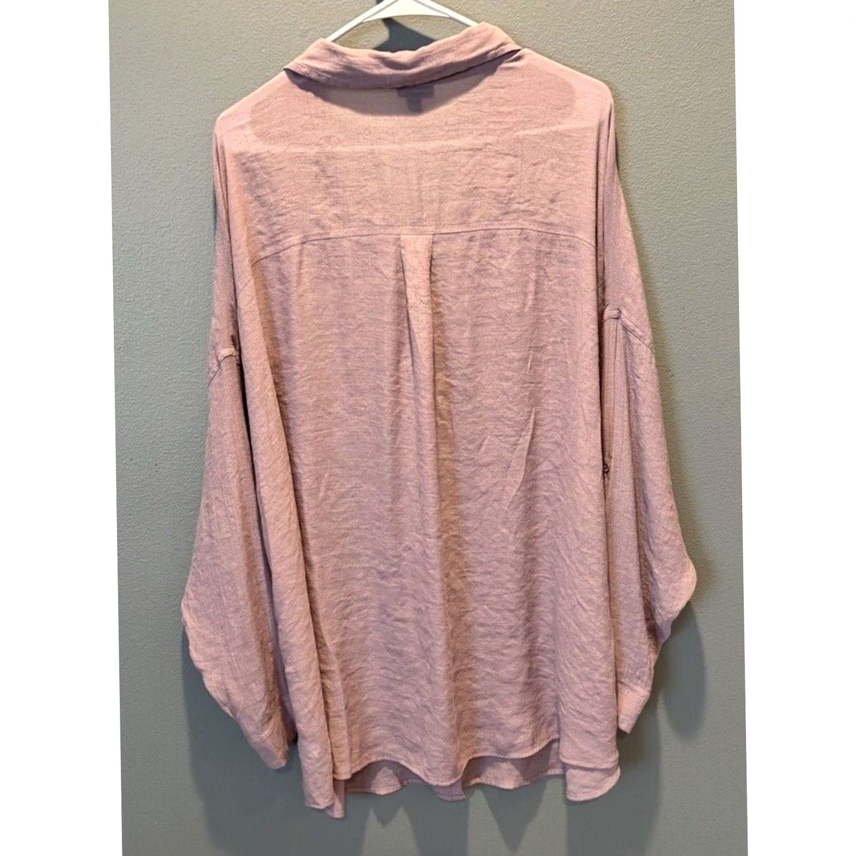 Torrid Torrid Shirt Size 4 Mauve Gauze Fabric Roll Tab Drop Shoulder Women Size S / US 4 / IT 40 - 2 Thumbnail