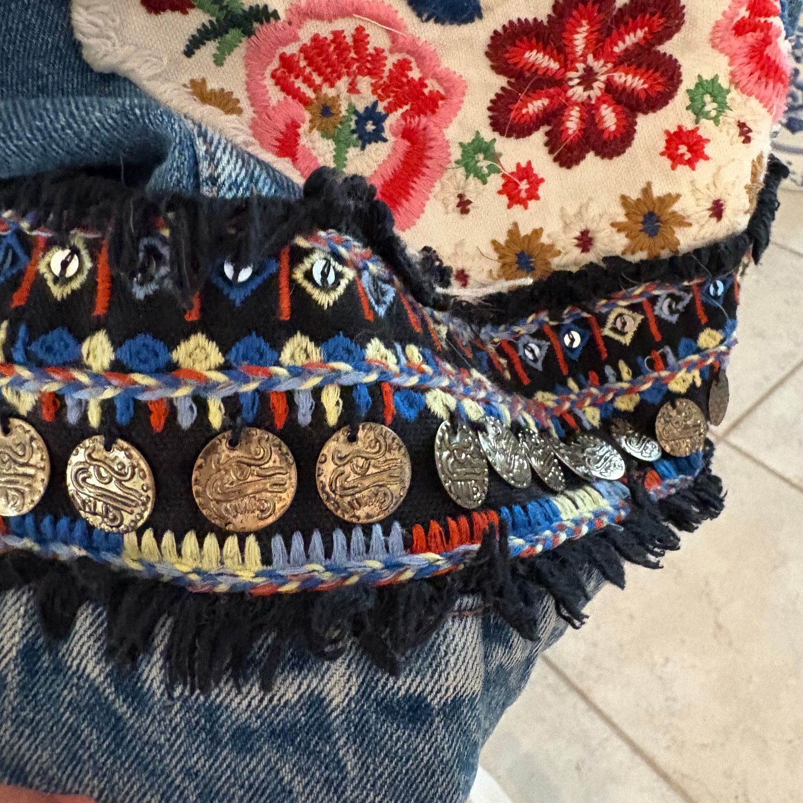Zara Zara TRF Trafaluc Embroidered Oversized Denim Jacket M Size M / US 6-8 / IT 42-44 - 6 Thumbnail