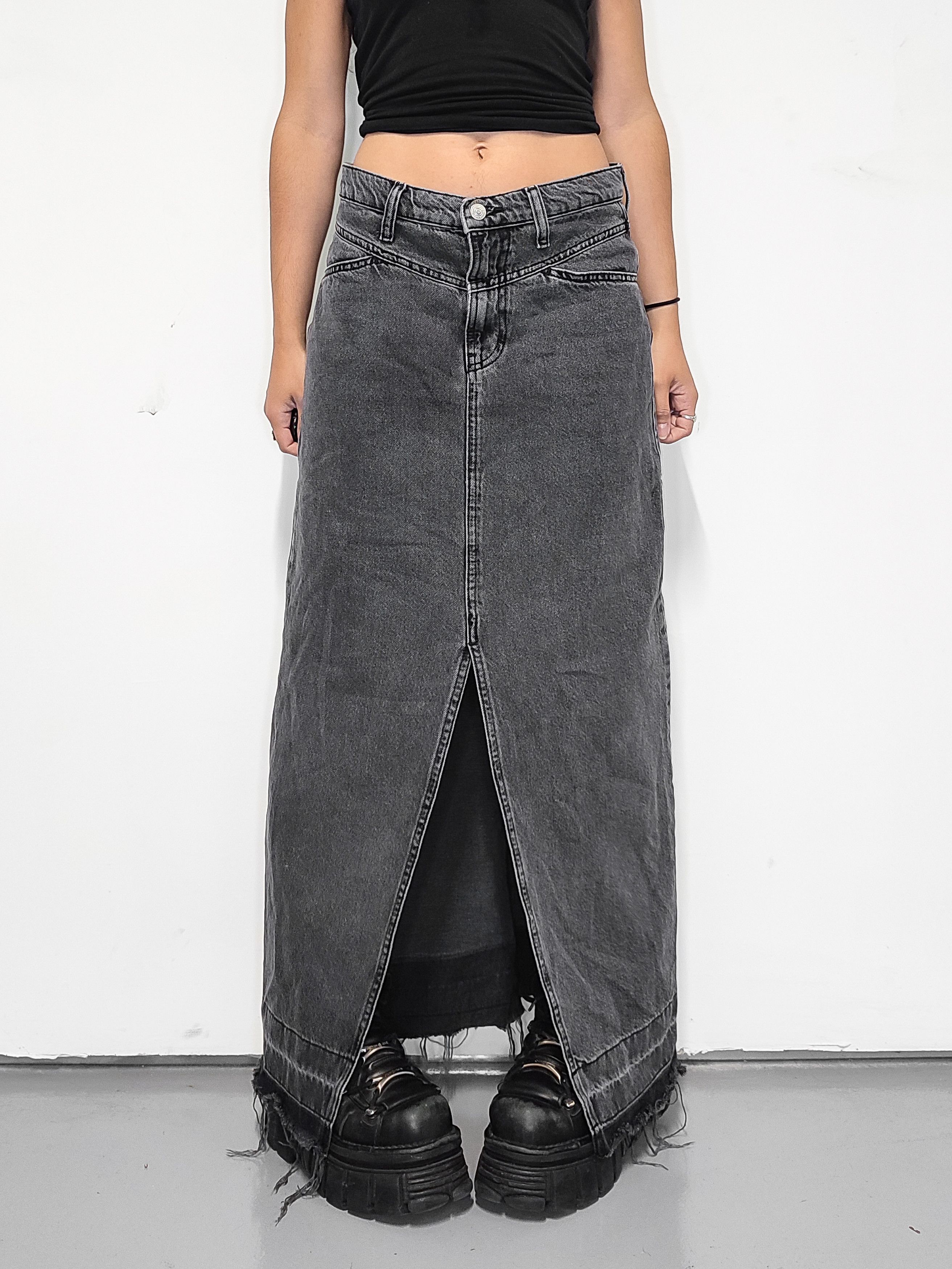 Vintage Vintage Y2k Acid Wash Grey Long Denim Frayed Skirt Size 27" / US 4 / IT 40 - 4 Thumbnail