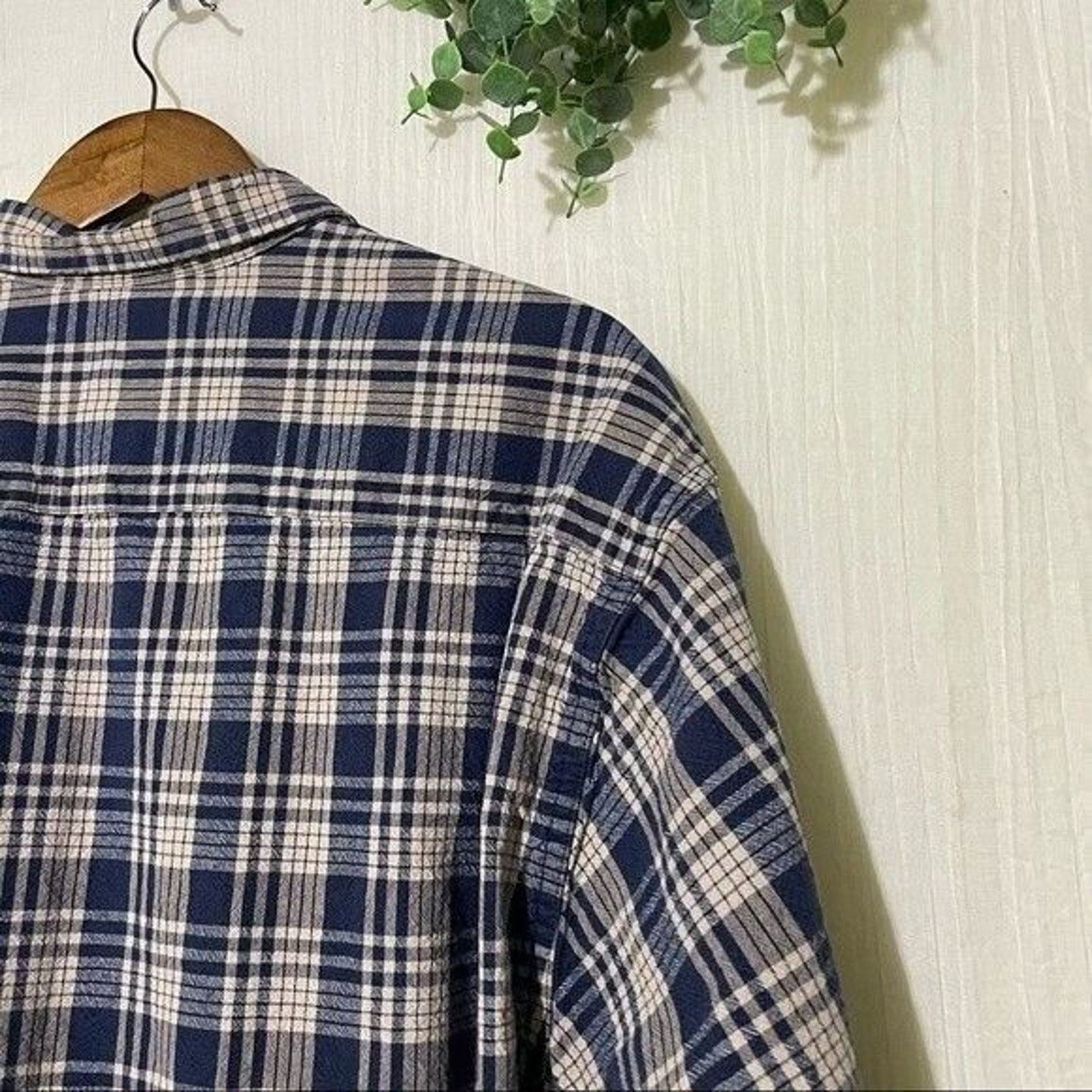 Eddie Bauer Eddie Bauer Blue Plaid Heavy Cotton Button Up Shirt XL Size US XL / EU 56 / 4 - 6 Thumbnail