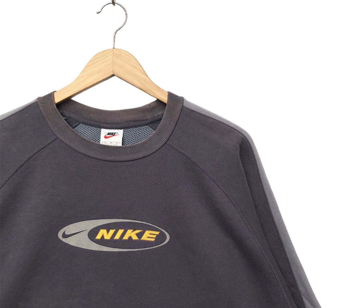 Nike Vintage 90s Nike Big Logo Sweatshirt | Spell Out Embroidered Size US L / EU 52-54 / 3 - 2 Thumbnail