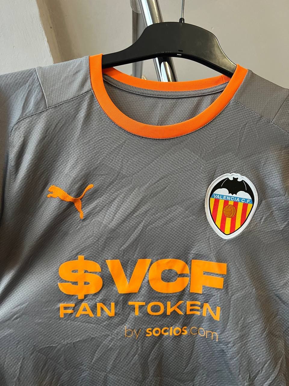 Puma 2021/22 RARE VALENCIA CF FOUTH SOCCER JERSEY FOOTBALL SHIRT Size US S / EU 44-46 / 1 - 4 Thumbnail