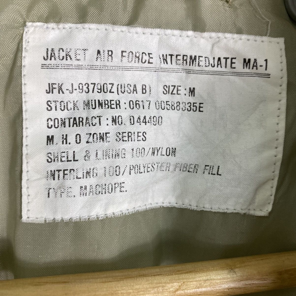 Avirex Vintage Air Force Intermedjate MA-1 Bomber Jacket Size US M / EU 48-50 / 2 - 15 Thumbnail