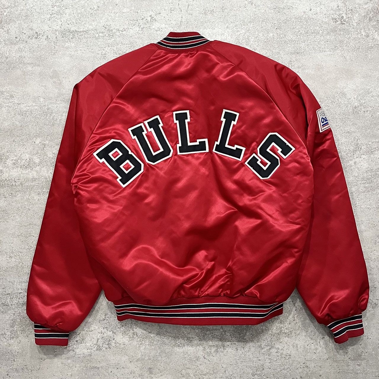 NBA CHICAGO BULLS CHALK LINE SATIN BOMBER JACKET SPELL OUT