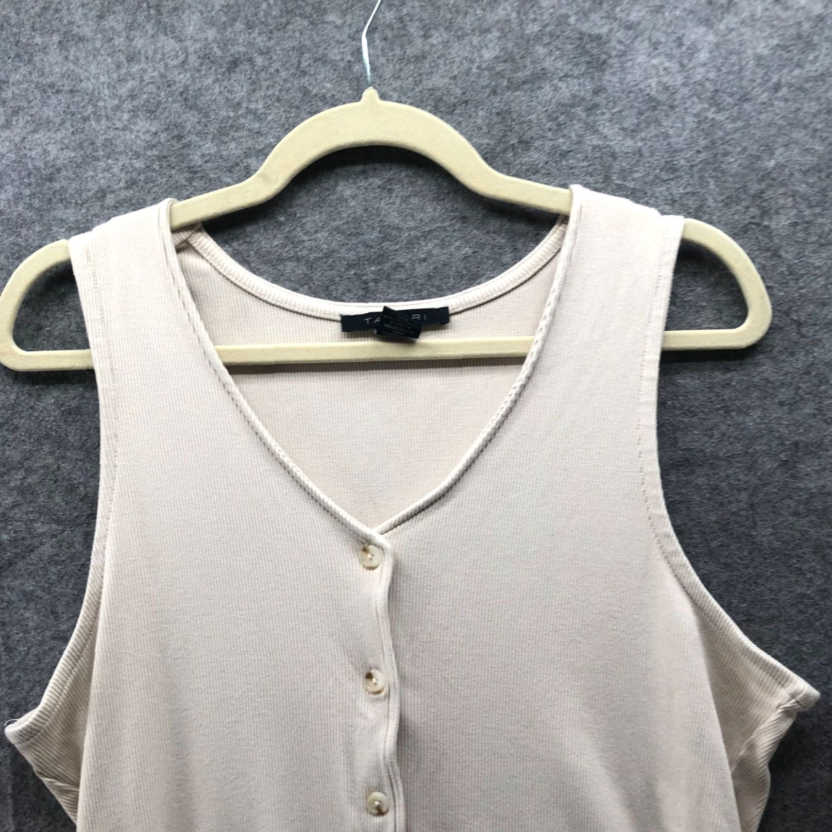 Vintage Tahari Tank Womens XL Beige Ribbed Button Front V-Neck Stretch Jersey Knit Size XL / US 12-14 / IT 48-50 - 3 Thumbnail