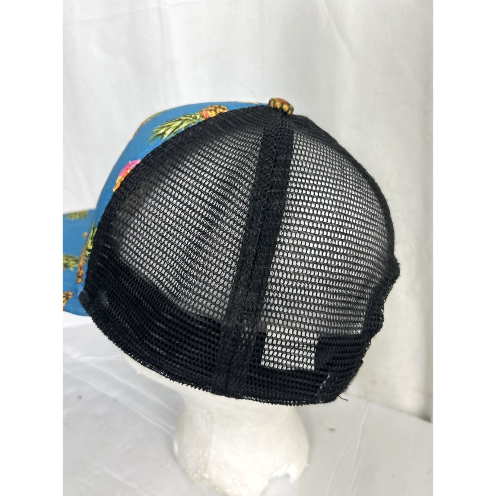 Vans Vans off the wall Men’s Classic patch pineapple print Skulls Blue Trucker Hat Hats Adjustable Men Blue Pineapple Patch Skulls Classic 90s Theme Size ONE SIZE - 6 Thumbnail