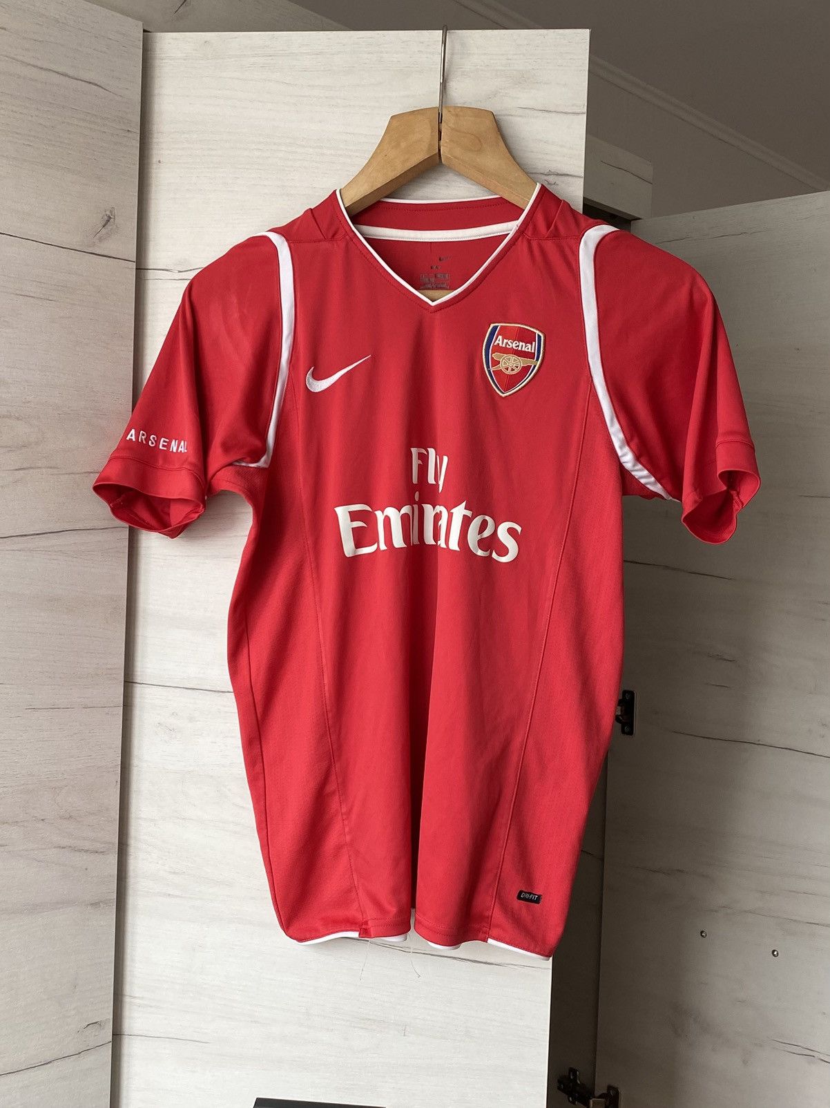 Nike Arsenal Youth Home Jersey L 12–13y Fly Emirates Size US S / EU 44-46 / 1 - 1 Thumbnail