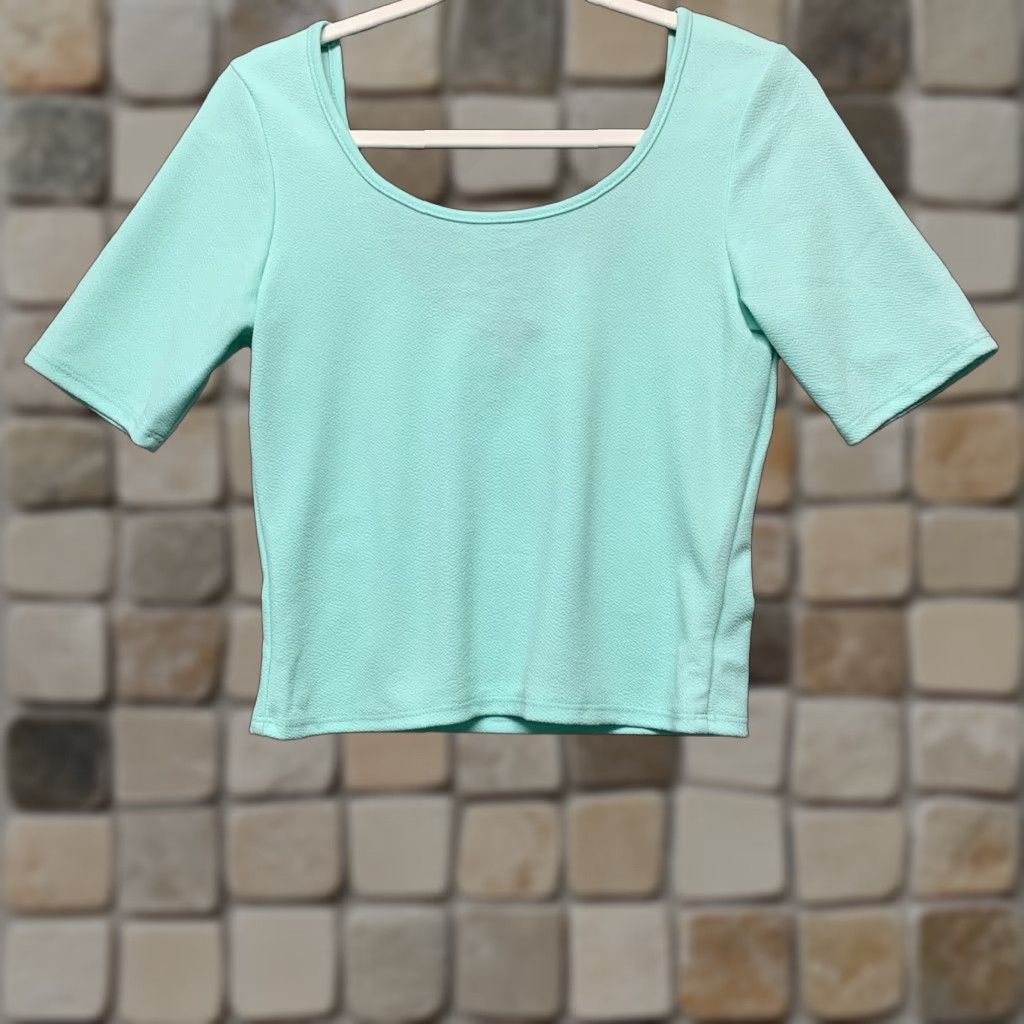 Vintage About A Girl Cropped Pullover Shirt Women L Mint Green USA Vintage? No. Size L / US 10 / IT 46 - 1 Thumbnail