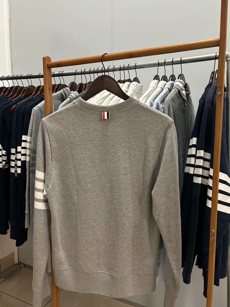 Thom Browne thom browneClassic four-striped gray sweatshirt 2503-Nextar Size US M / EU 48-50 / 2 - 2 Thumbnail