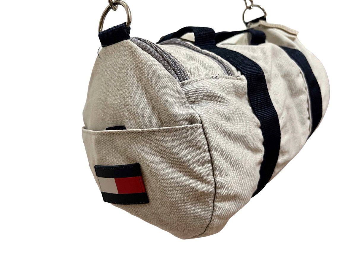 Vintage 90s TOMMY HILFIGER CROSSBODY SLING BAG