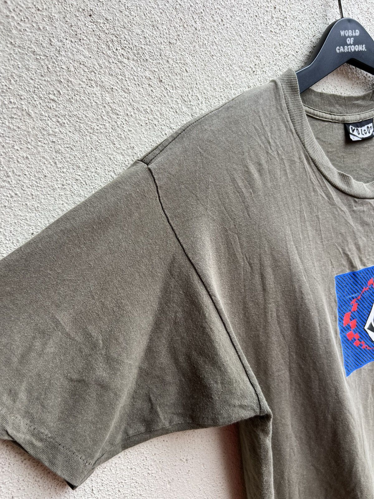 Vintage 90s Volcom Stone YouthAgainstEstablisment Sun Fade t shirt Size US L / EU 52-54 / 3 - 10 Thumbnail