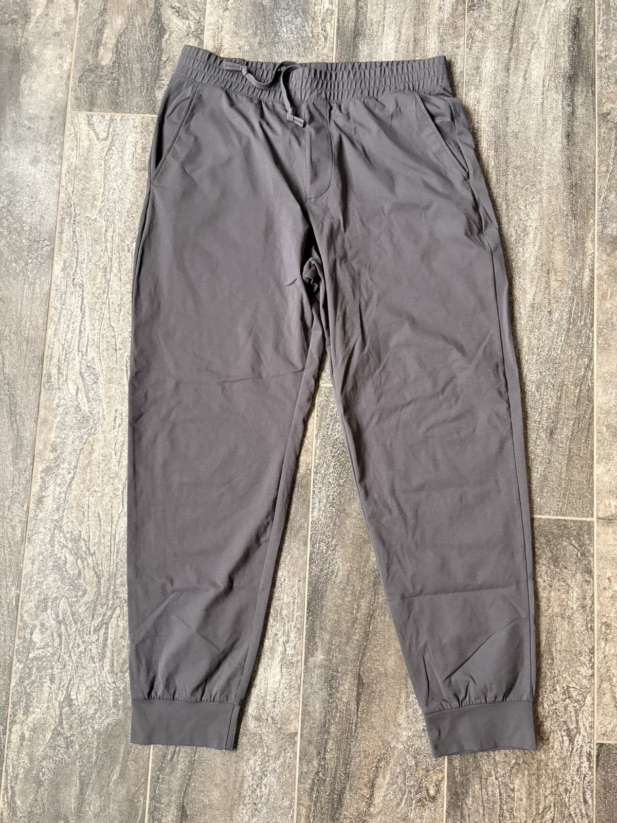 Vintage Vintage Grey Athletic Joggers Size US 32 / EU 48 - 1 Thumbnail