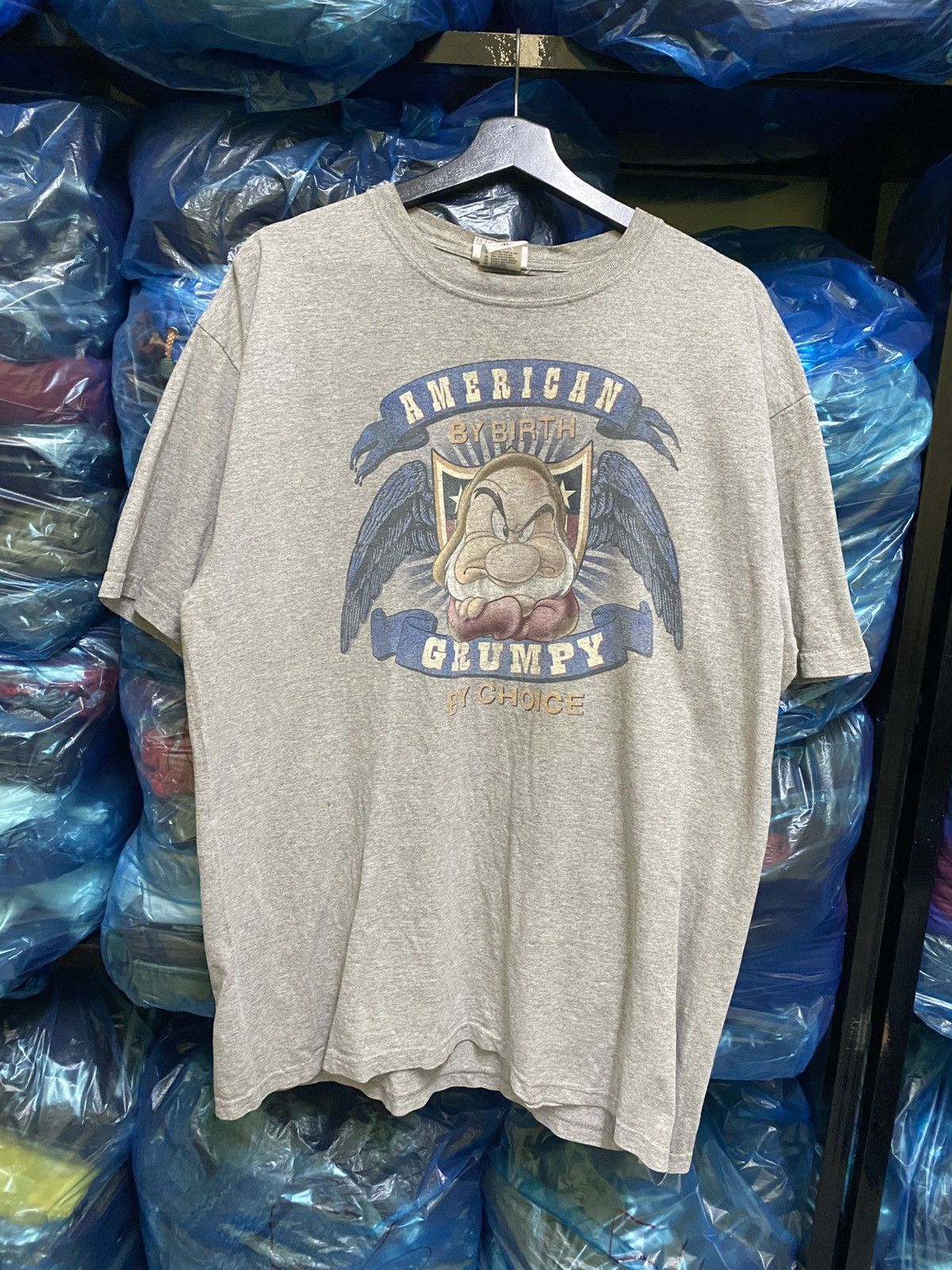 Disney VINTAGE GRUMPY DWARF DISNEY SHIRT Size US XL / EU 56 / 4 - 1 Thumbnail