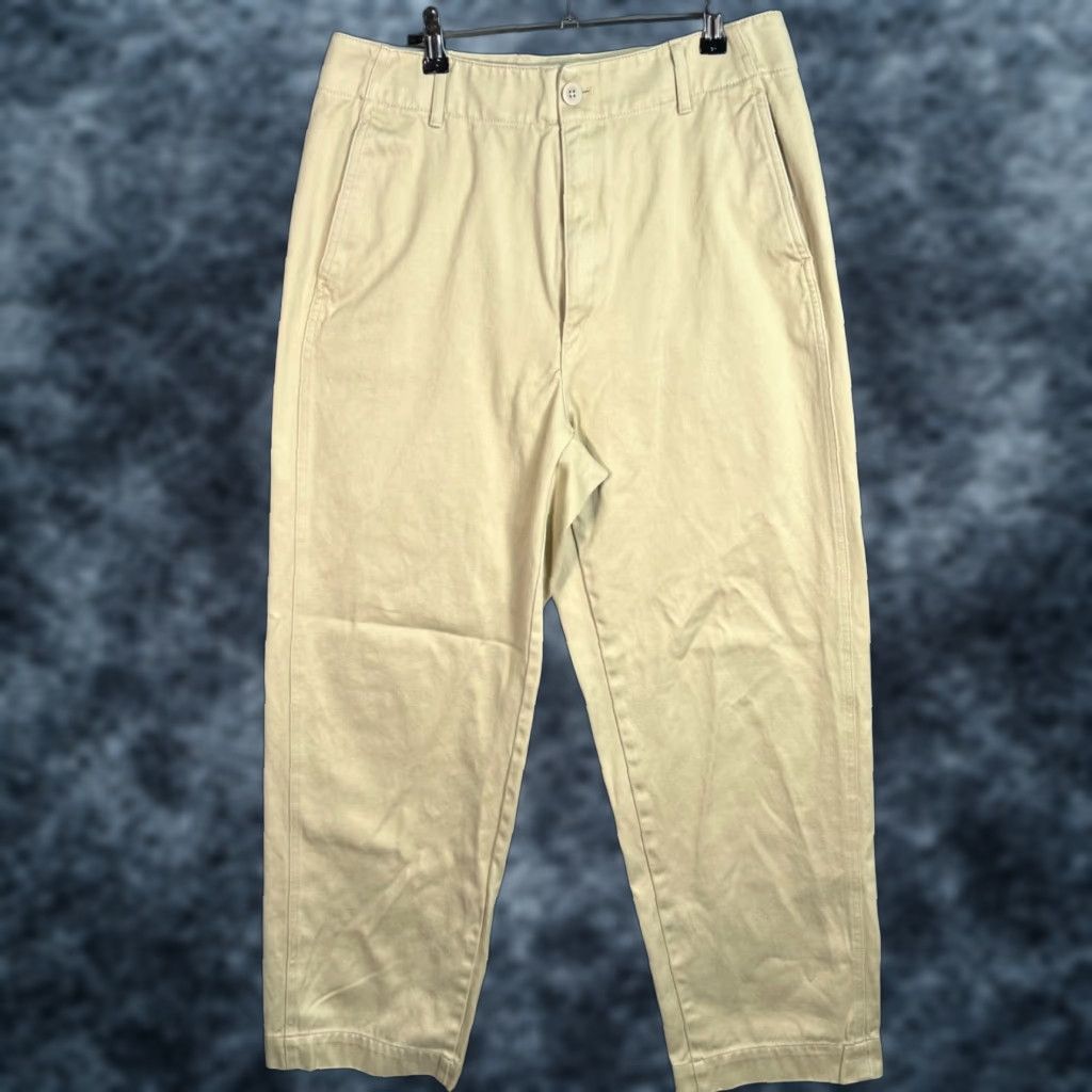 Uniqlo VINTAGE Uniqlo Pants Wide-Leg Chino Womens 12 Beige Adult Womens 12 Cotton Flat Front Mid Rise 30 In Inseam Versatile Casual Mens Department? Size 34" / US 12 / IT 48 - 1 Thumbnail
