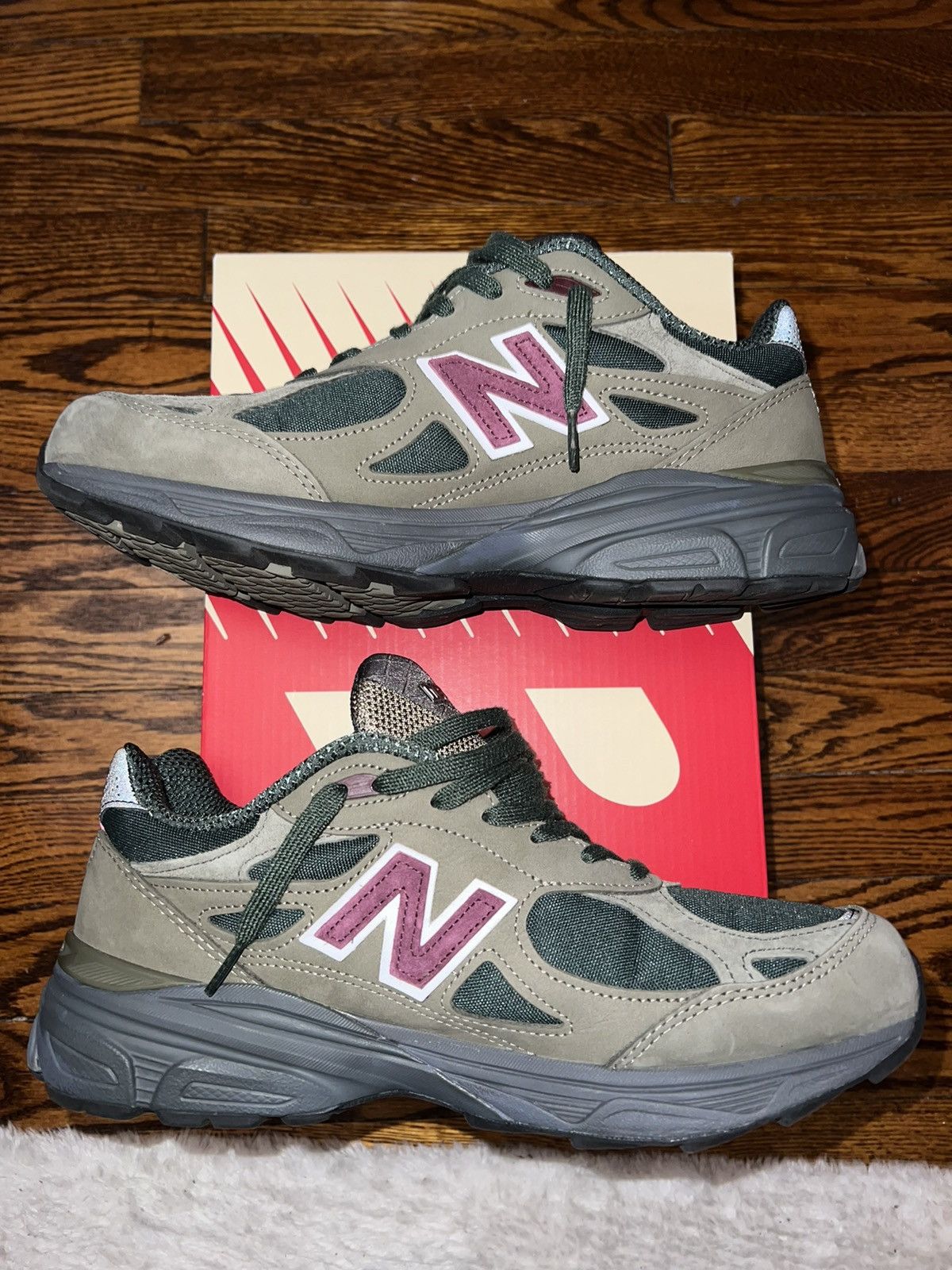 New Balance New Balance 990v3 Olive Green Size US 9.5 / EU 42-43 - 2 Thumbnail