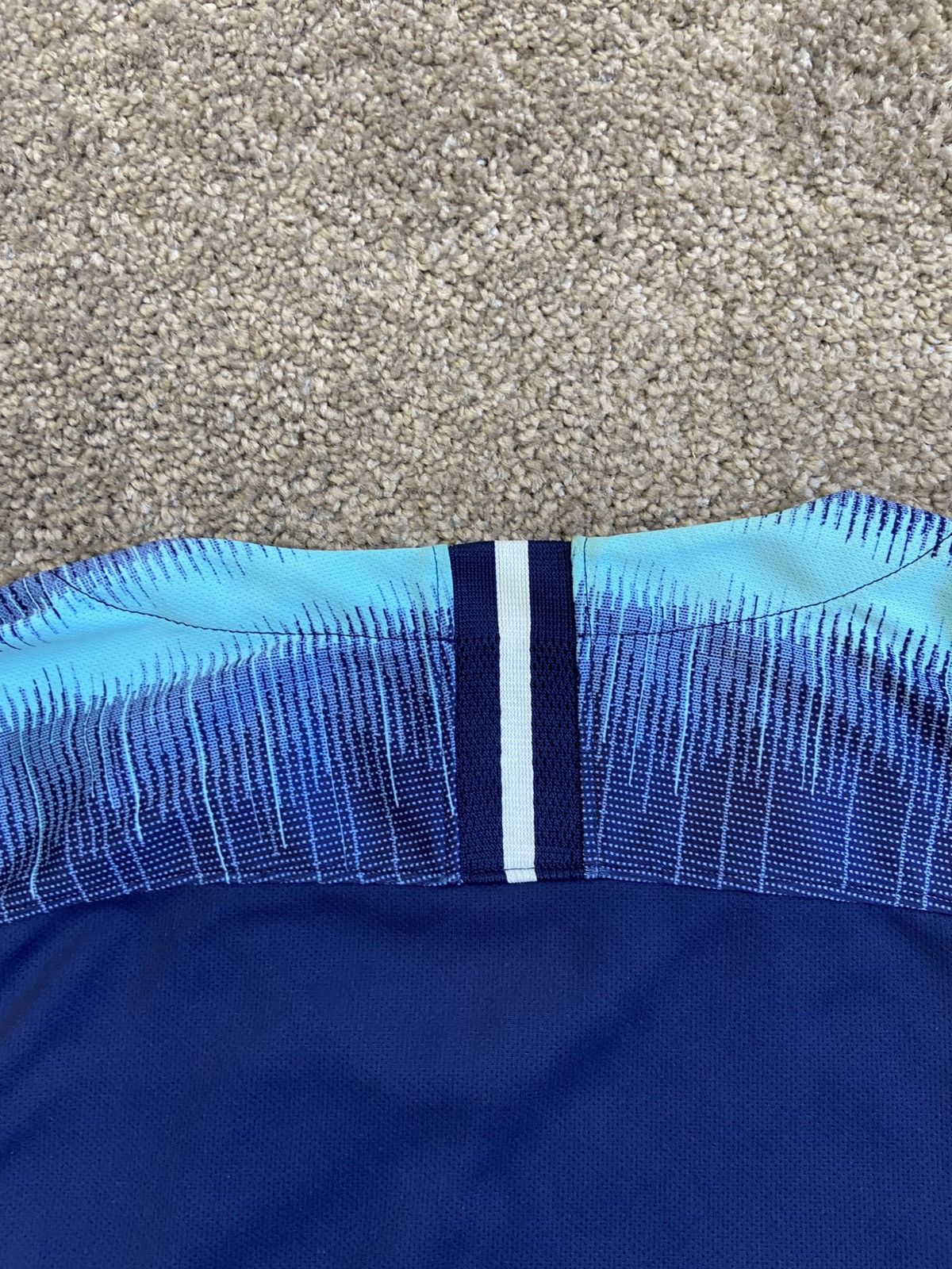 Nike Tottenham Hotspur 2018/2019 Nike Away Football Shirt jersey Size US M / EU 48-50 / 2 - 6 Thumbnail