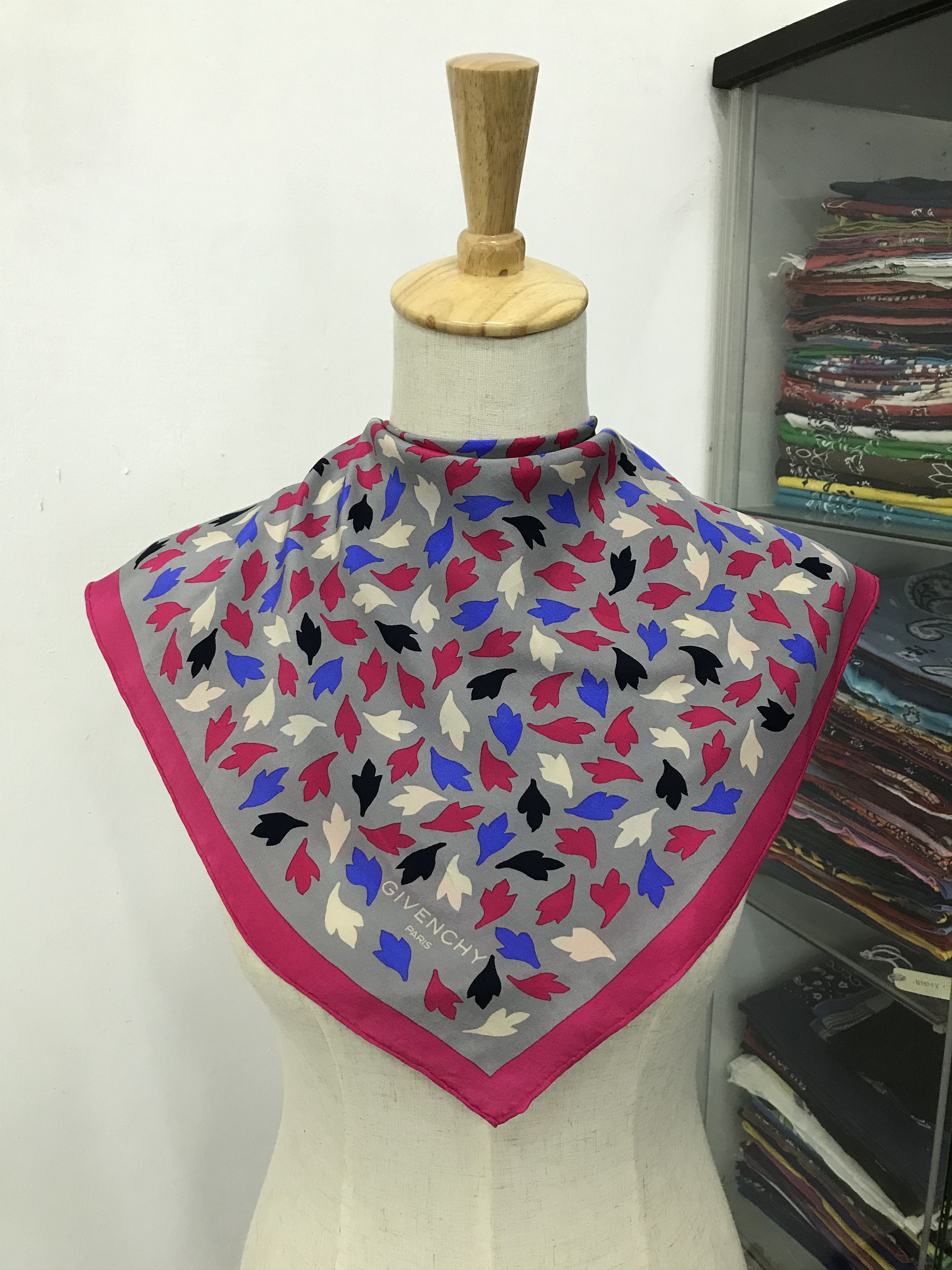 Vintage Vintage Givenchy Silk Scarf Size ONE SIZE - 1 Thumbnail