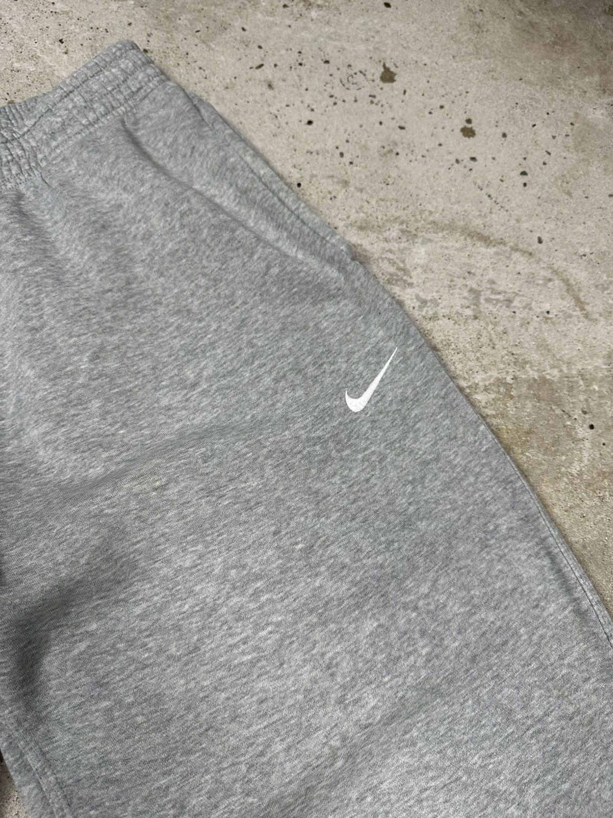 Nike Vintage Y2K Nike Baggy Grey Sweatpants Loose Swoosh rare Size US 38 / EU 54 - 8 Thumbnail