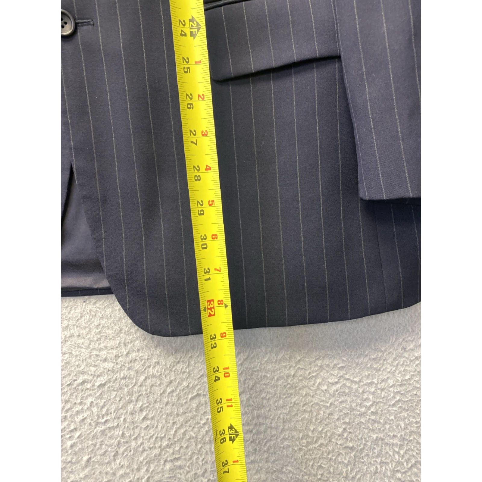 Bill Blass VINTAGE Bill Blass Suit 2 Piece Navy Wool Striped Jacket Pants 40R Mens 2-Button/Single-Breasted 3 Button? Size 40R - 7 Thumbnail