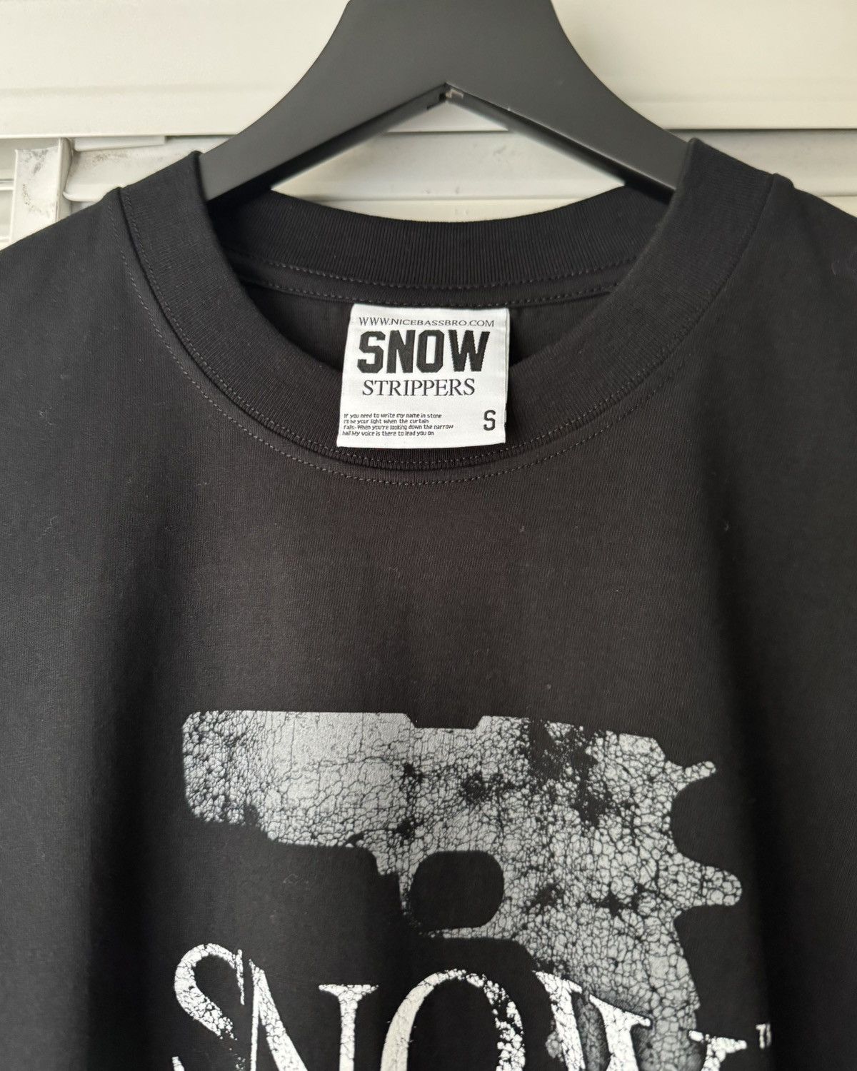 Online Ceramics Snow Strippers Gun Tee Size US S / EU 44-46 / 1 - 4 Thumbnail