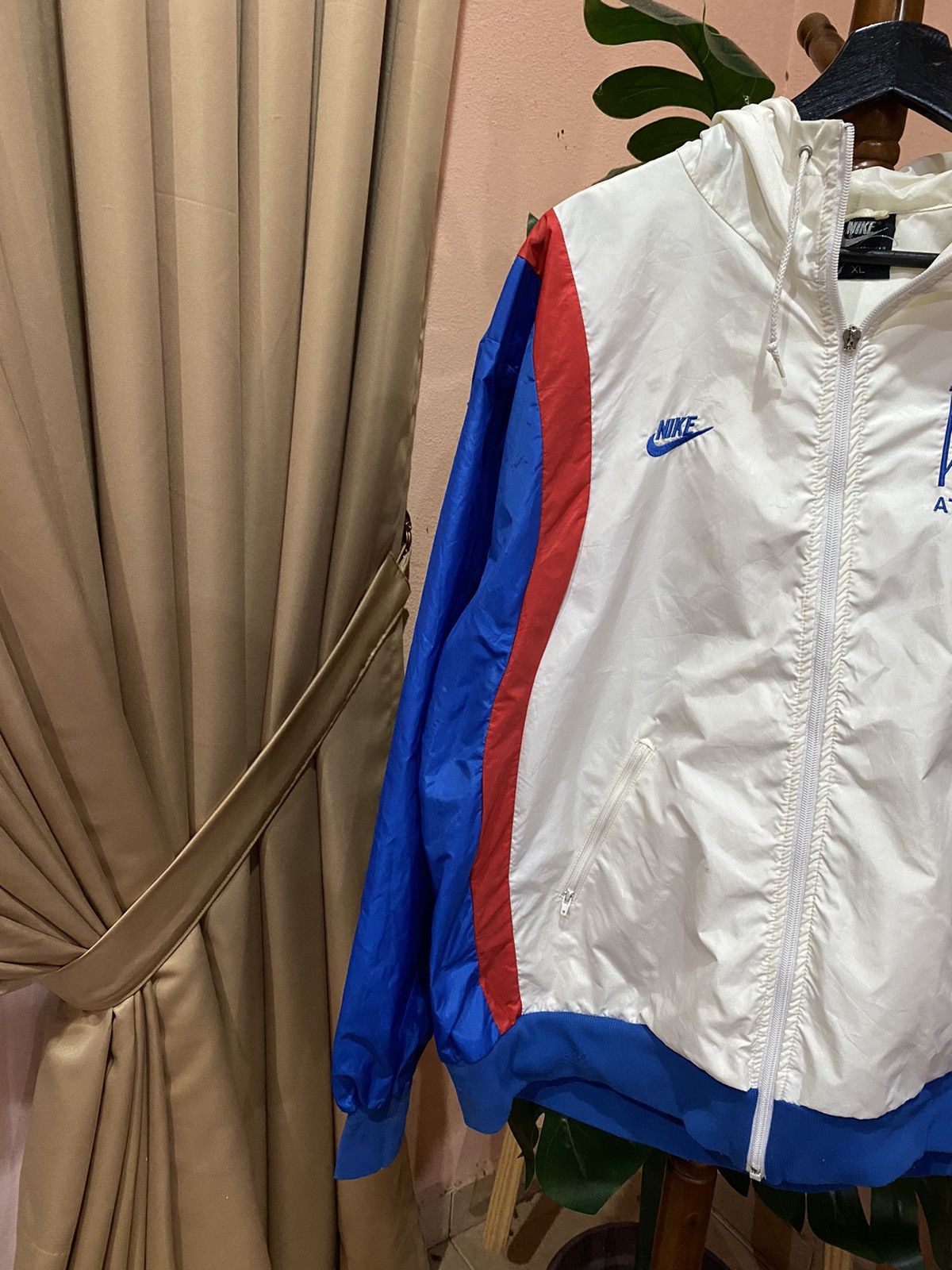 Nike Vintage Nike Athletics Jacket | Retro UK-Made Windbreaker Size US XL / EU 56 / 4 - 6 Thumbnail