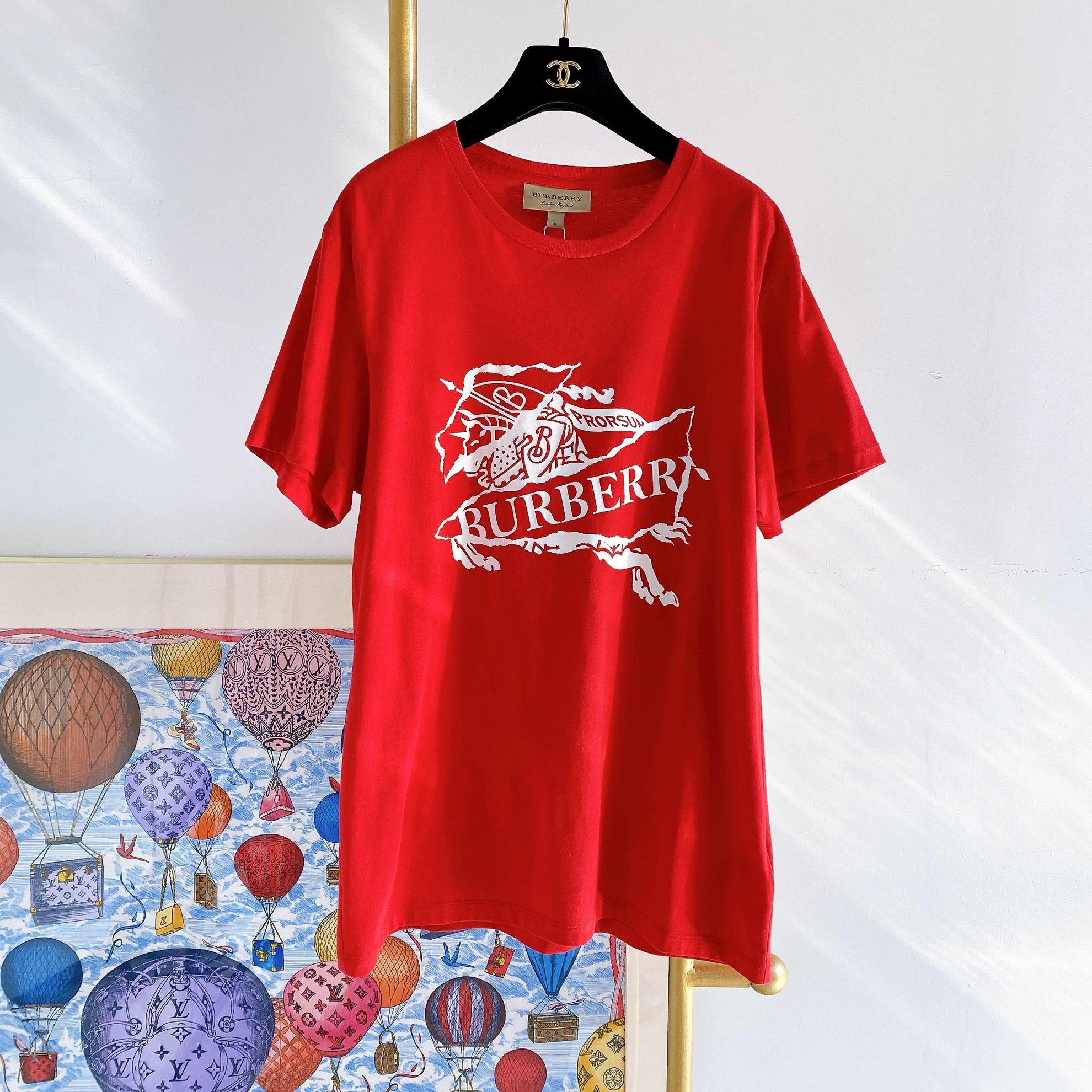 Burberry Burberry Logo Red T-Shirt L 7897 Size US L / EU 52-54 / 3 - 1 Thumbnail
