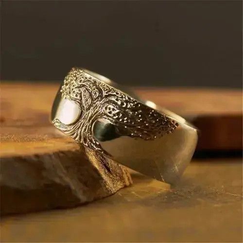 Jewelry x Vintage Charm Stainless Steel Tree Of Life Signet Ring in Silver, Men's