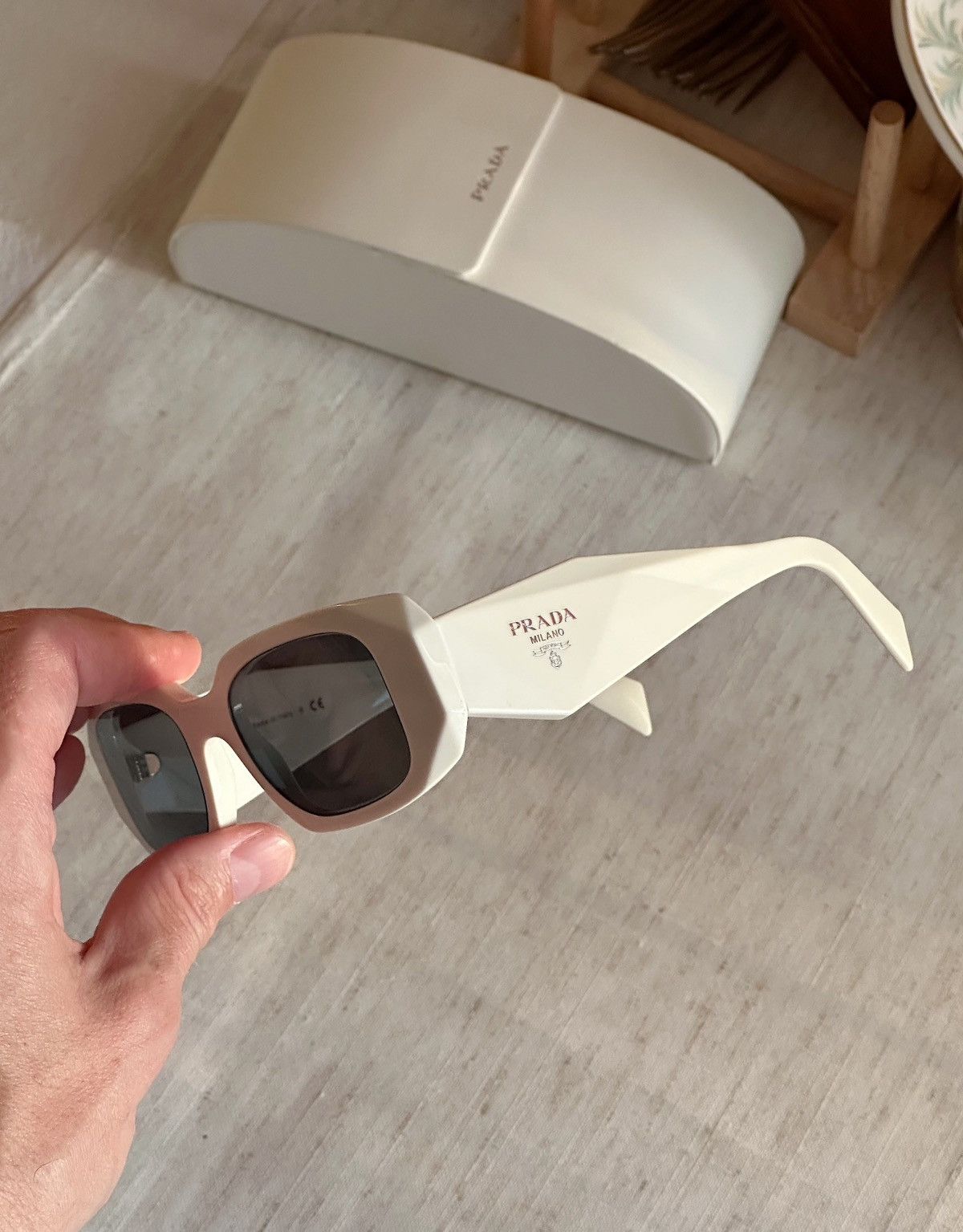 Prada PRADA Runway Symbole White Sunglasses SPR17W Quavo Logo Size ONE SIZE - 3 Thumbnail