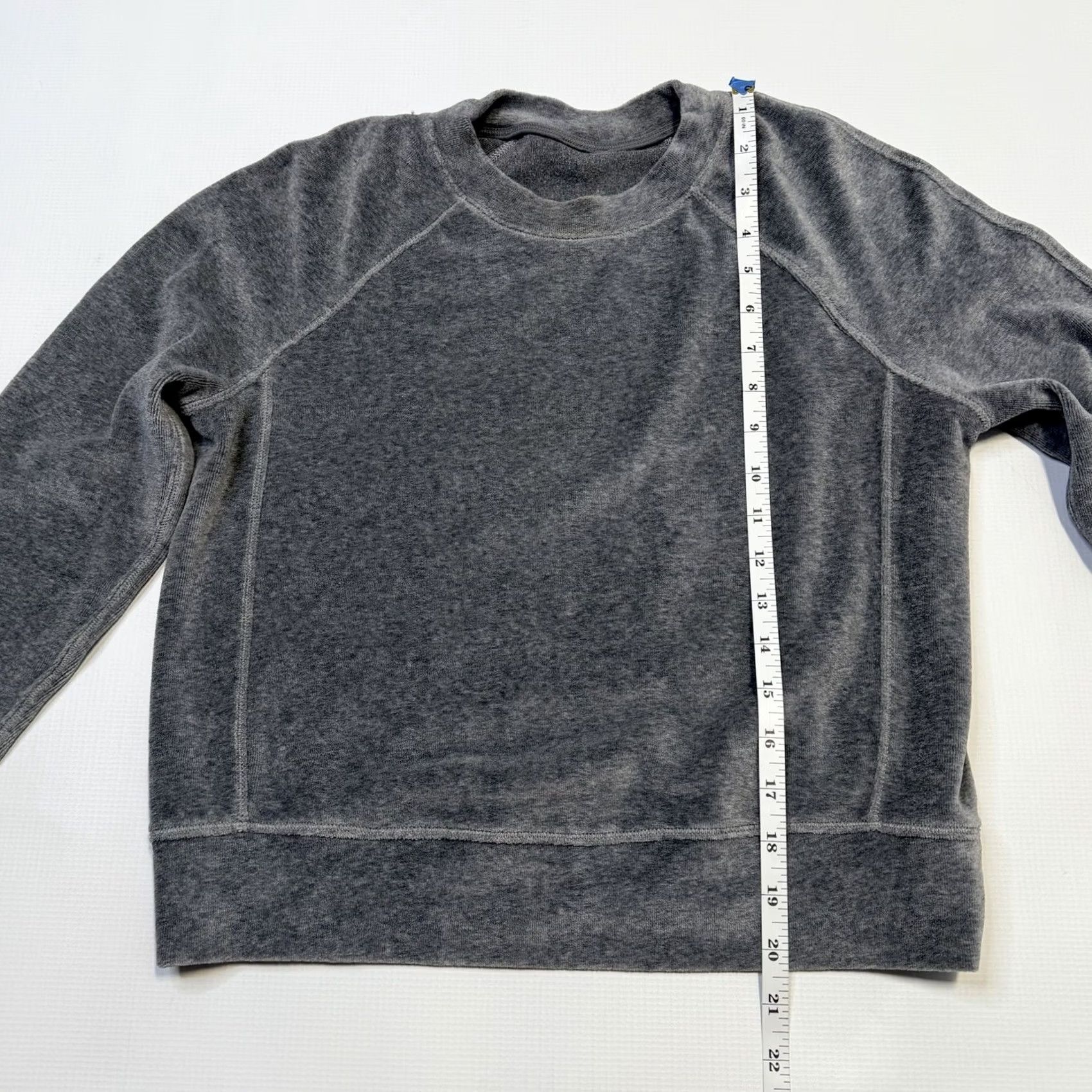 Lululemon Lululemon Every Moment Crew Velour Sweatshirt Womens XS Gray Pullover Knit/Velour Comfort Casual Activewear Size XS / US 0-2 / IT 36-38 - 6 Thumbnail