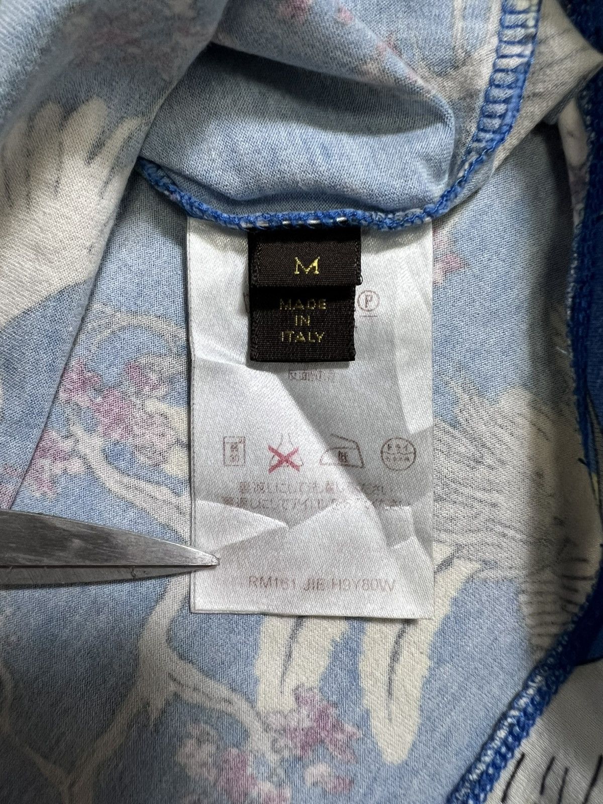 Louis Vuitton Louis Vuitton - Kim Jones - S/S 16’ Blue Crane T-Shirt Size US M / EU 48-50 / 2 - 17 Thumbnail