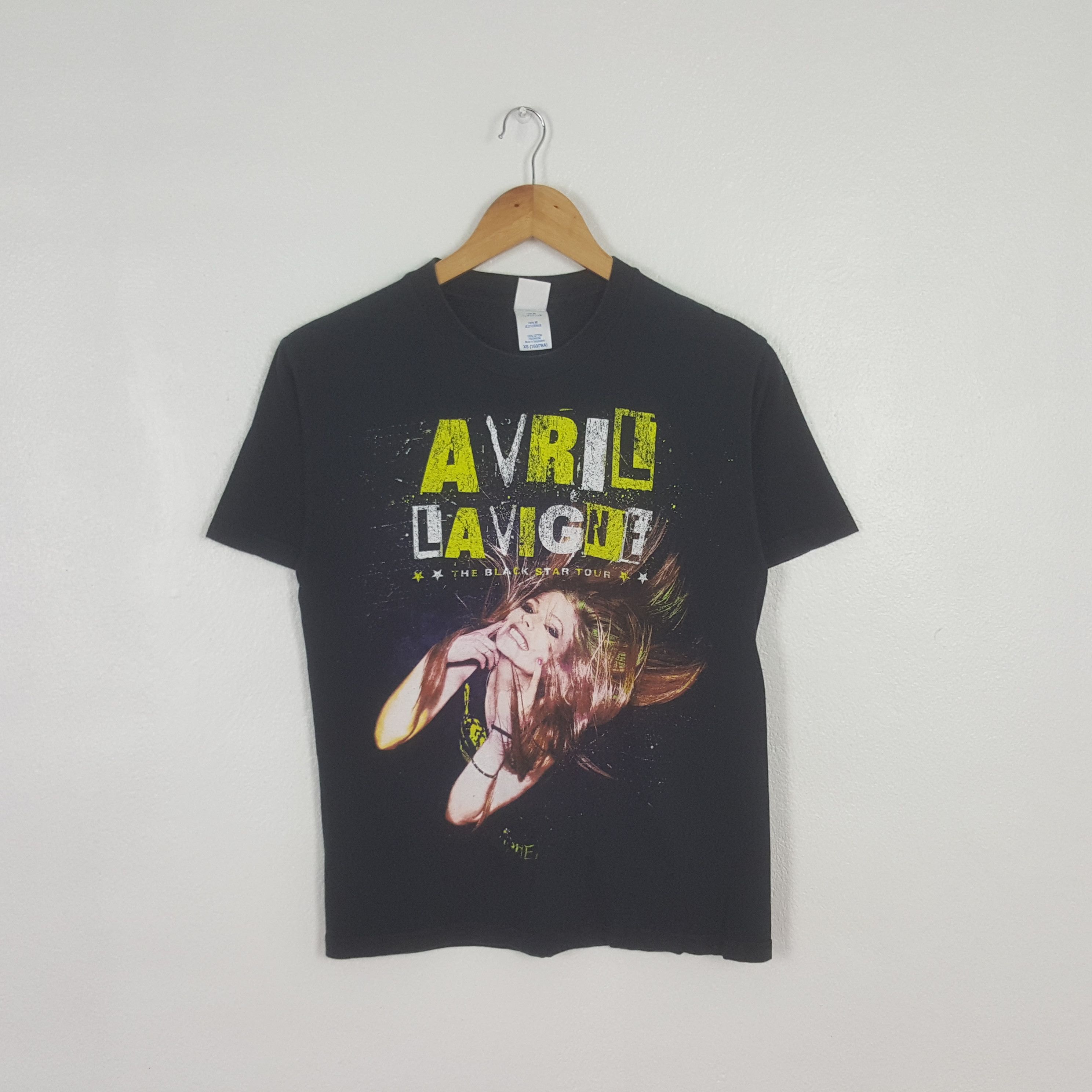 Band Tees Vintage Avril Lavigne Solo Singer Tour Tshirt C312N43 Size US S / EU 44-46 / 1 - 1 Thumbnail
