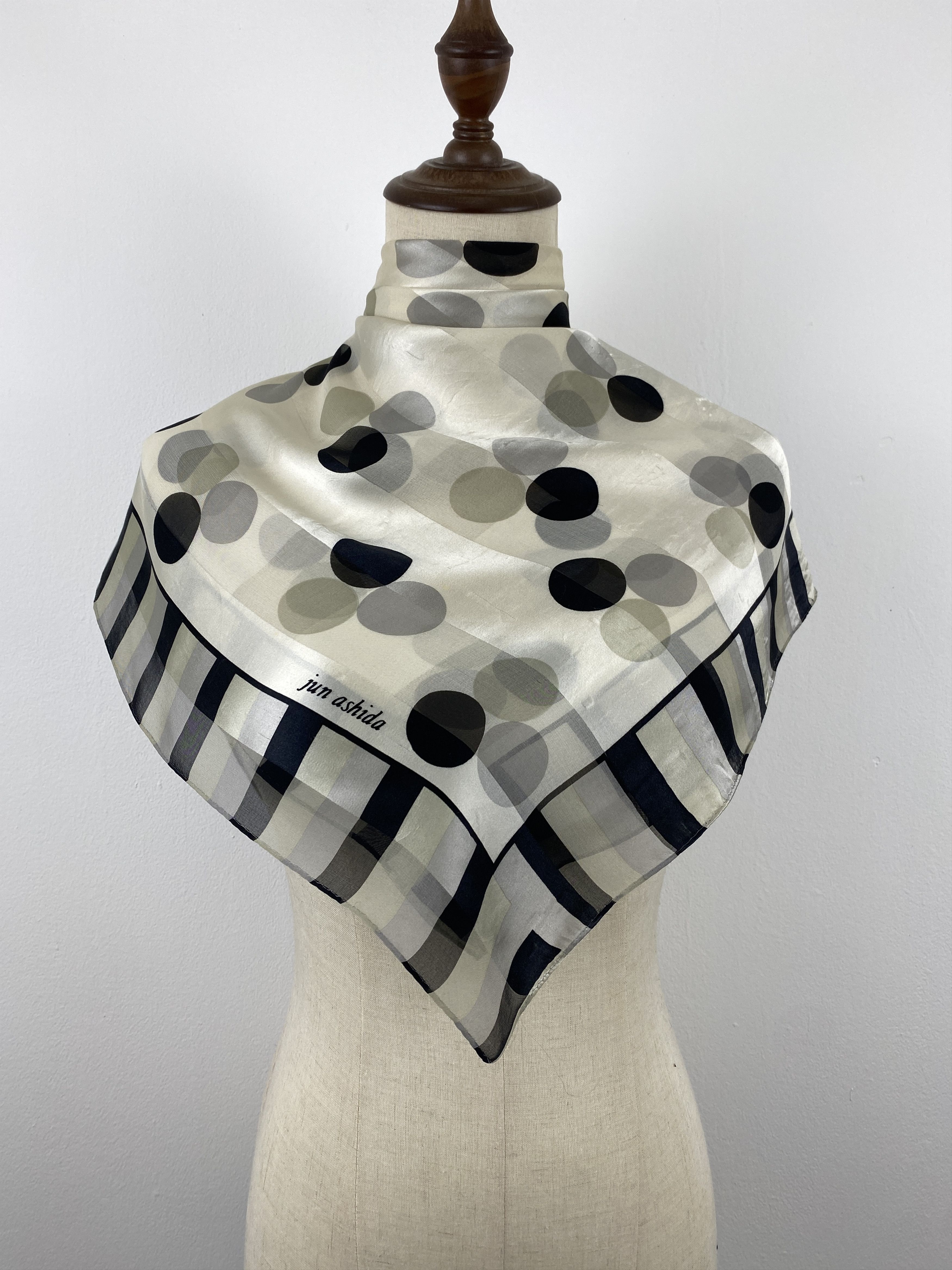 Japanese Brand Vintage Japanese Brand Jun Ashida Silk Scarf SN0167 Size ONE SIZE - 1 Thumbnail