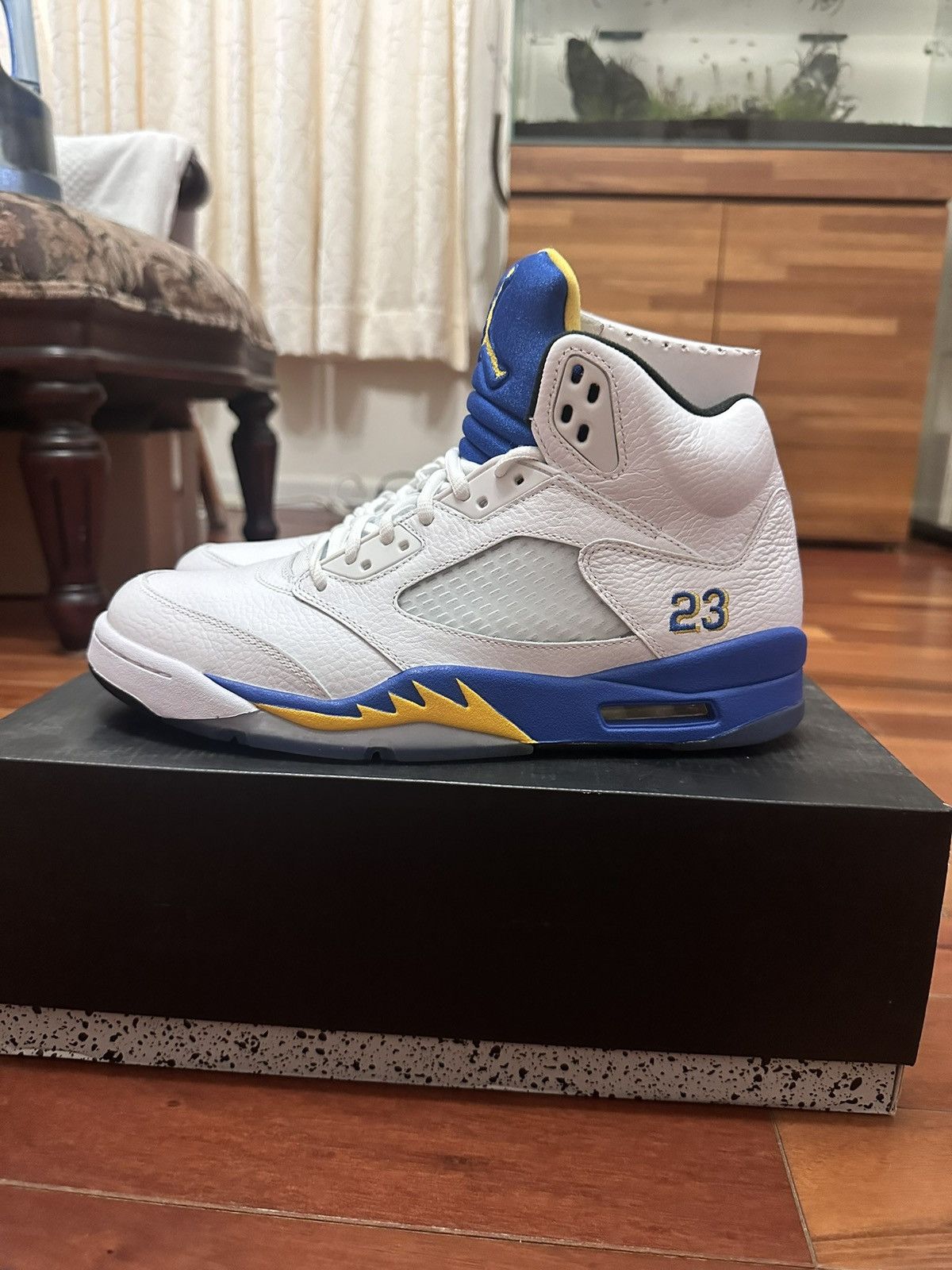 Jordan Brand × Nike Air Jordan 5 Laney Size US 9.5 / EU 42-43 - 7 Thumbnail