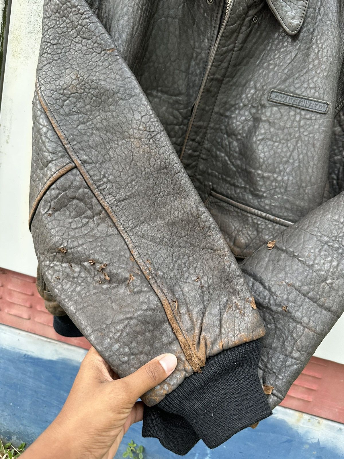 Avirex 🪖Vintage THRASHED A-2 Avirex Leather Aviator Bomber Jacket Size US M / EU 48-50 / 2 - 17 Thumbnail