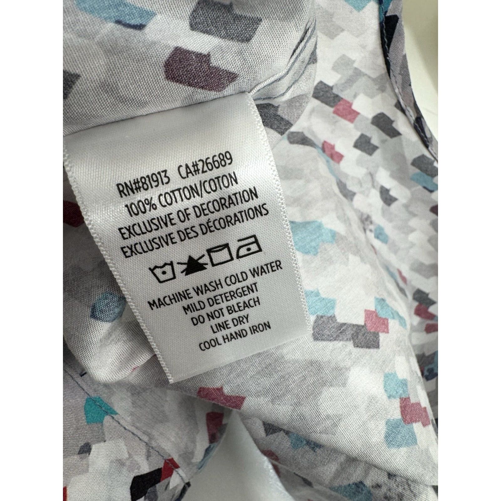 Robert Graham Robert Graham Geometric Print Multicolor Shirt Geometric Button-Up Long Sleeve S Classic Fit Men Size S Color Multicolor 90s Theme Colorful Shirt Mens Size US S / EU 44-46 / 1 - 5 Thumbnail